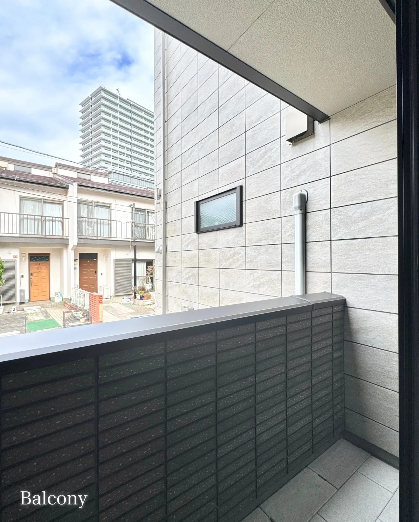 東京都渋谷区笹塚１丁目に位置し、京王電鉄京王線「笹塚駅」徒歩...