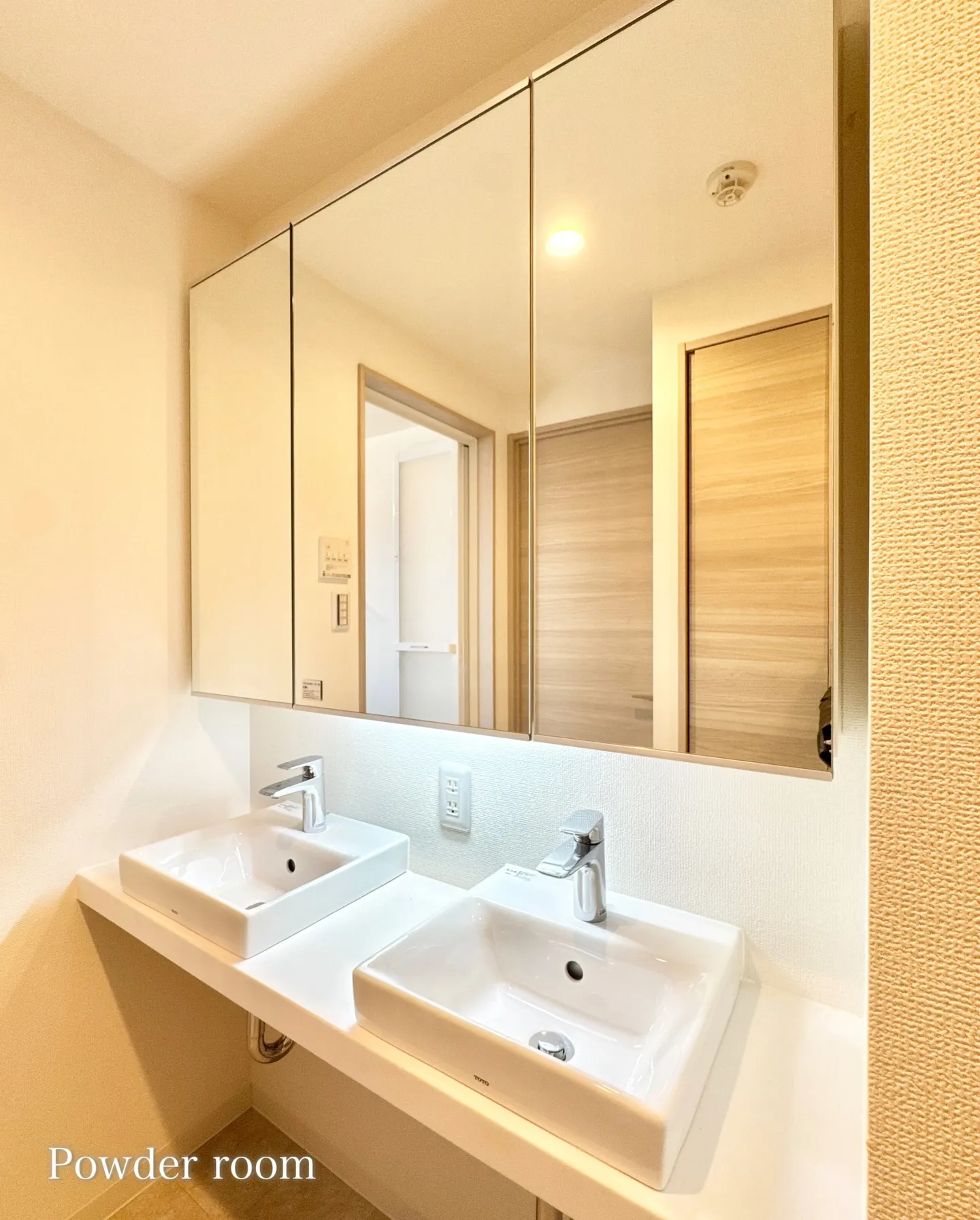 東京スカイツリーおよび浅草寺から車で 10 分圏内です。