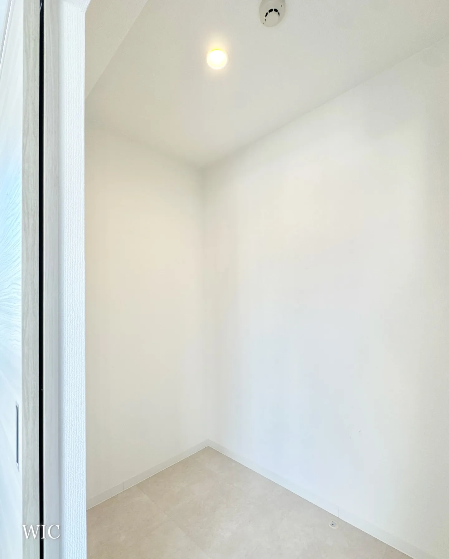 東京スカイツリーおよび浅草寺から車で 10 分圏内です。