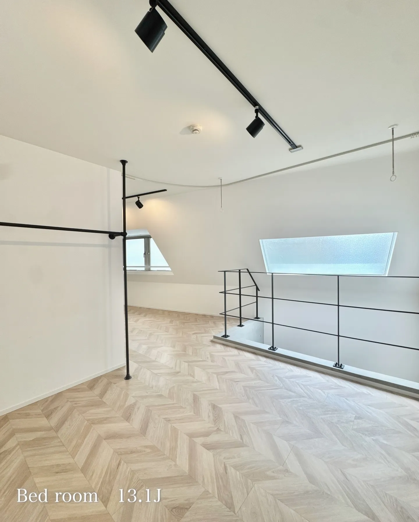 東京都世田谷区代沢に位置するモダンなデザインが魅力の物件です...