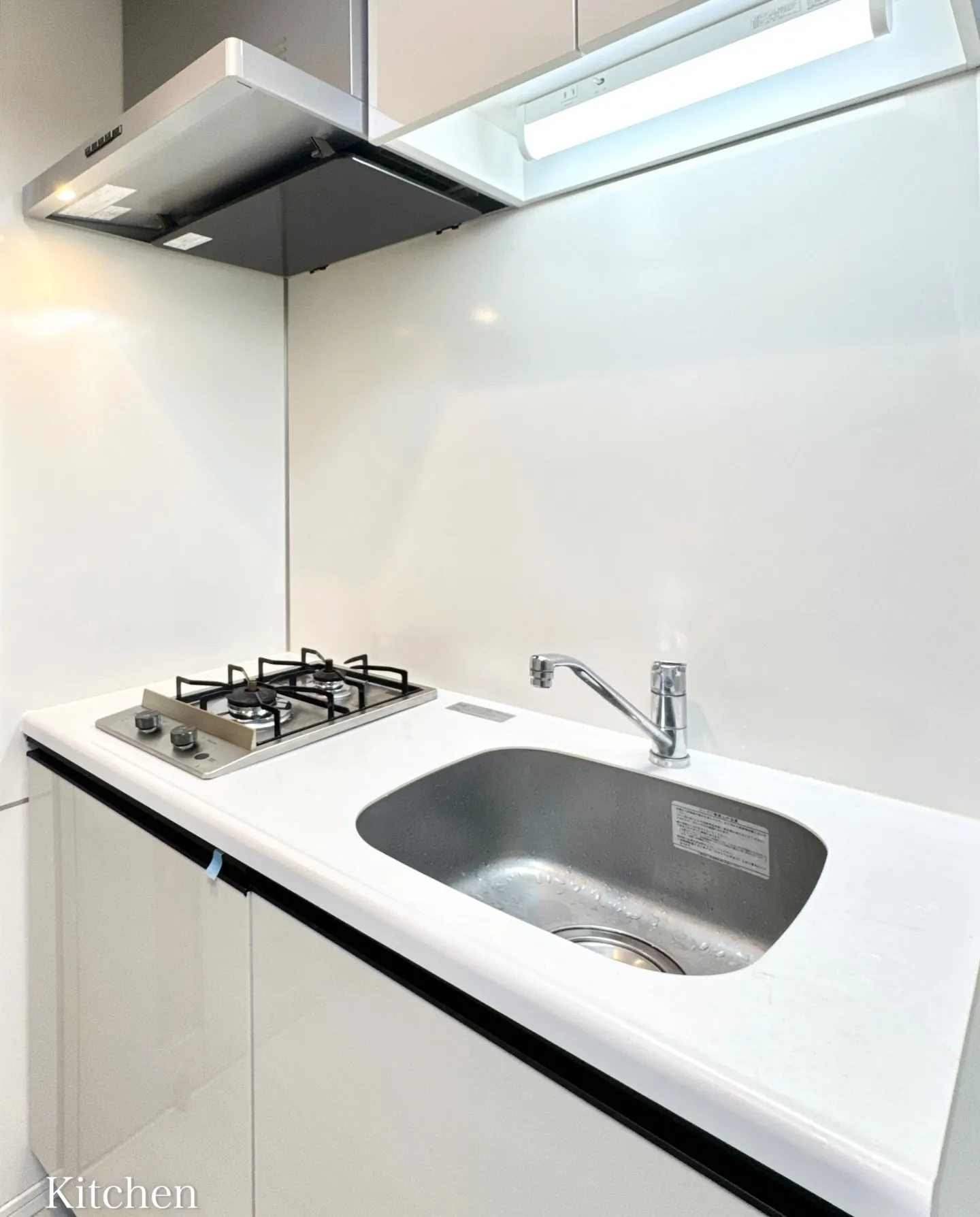 最寄り駅は都営新宿線「菊川駅」徒歩4分。