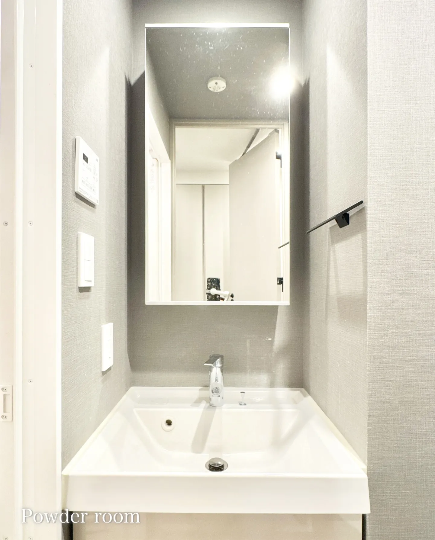 最寄り駅は都営新宿線「菊川駅」徒歩4分。