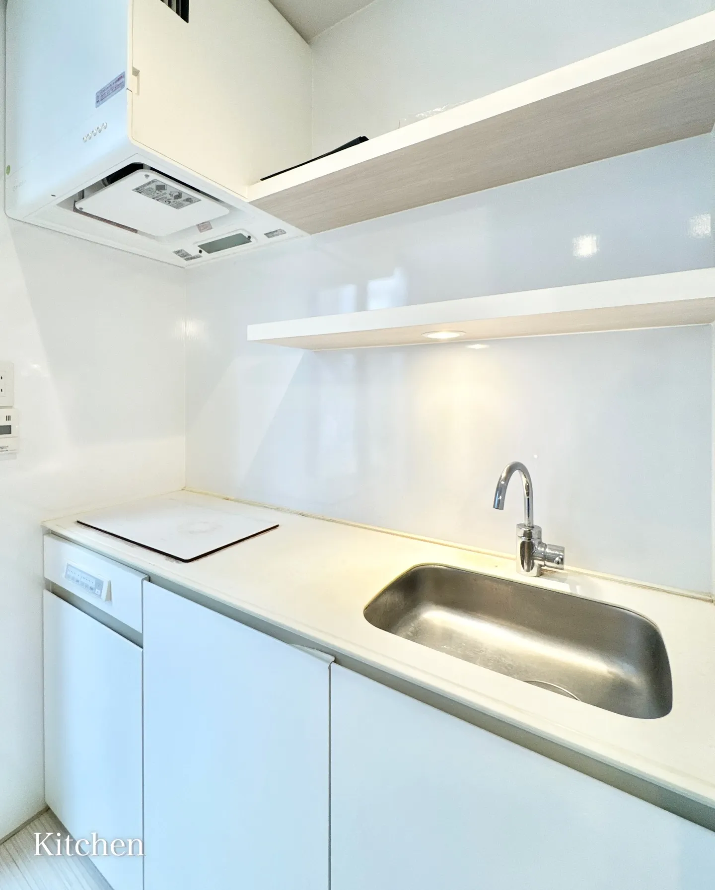 東京都杉並区上荻に位置するRC（鉄筋コンクリート）構造の4階...