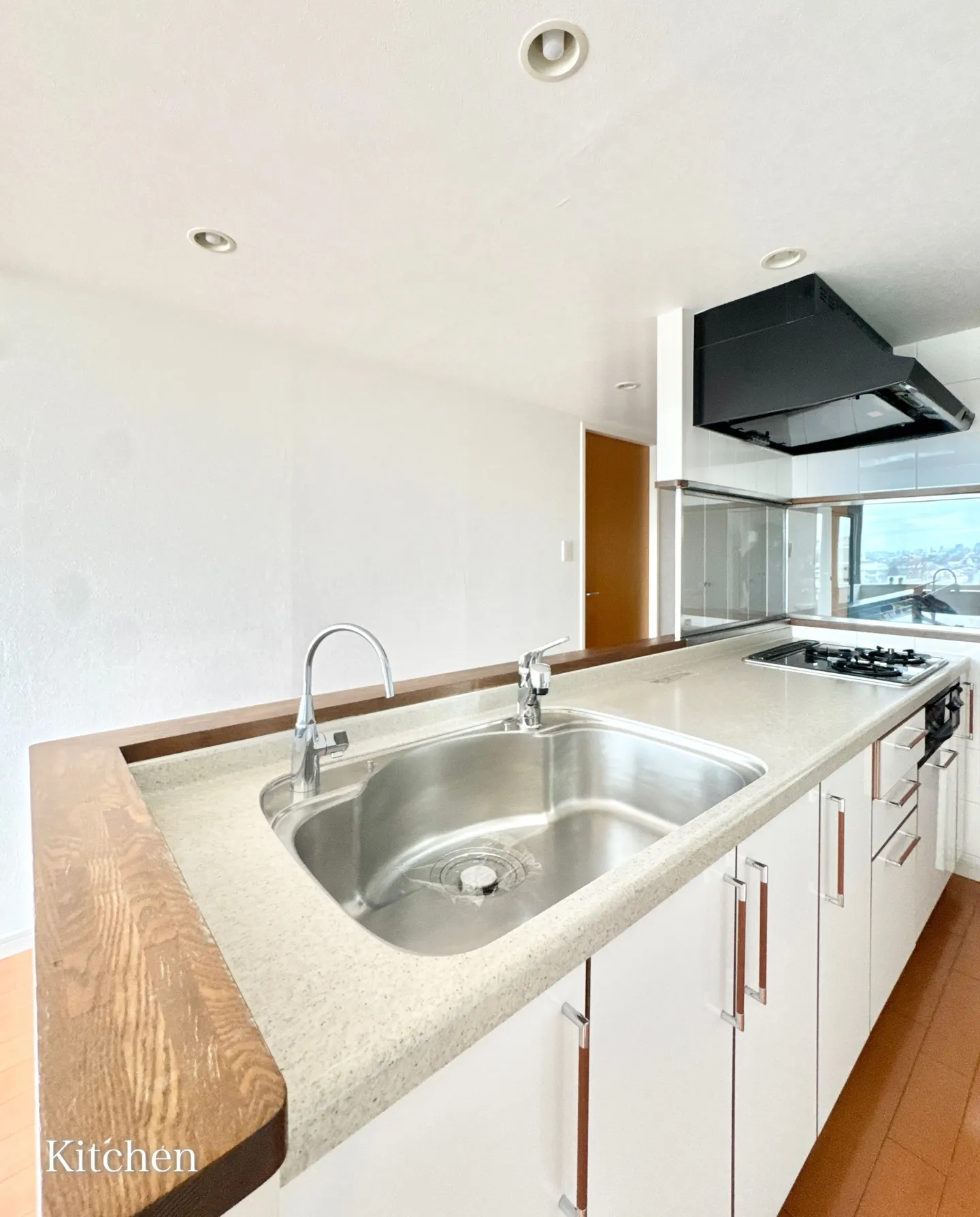 中央本線吉祥寺駅から徒歩約3分の距離に位置するマンションです...