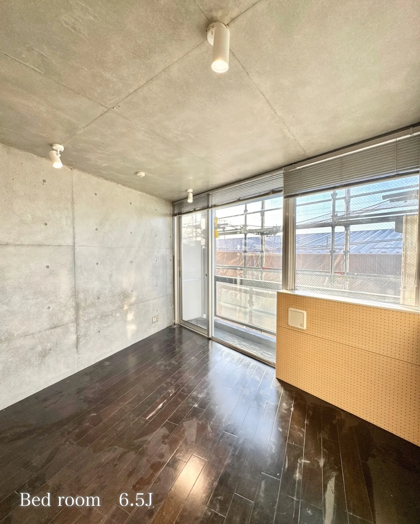 東京都目黒区祐天寺にある地上7階建てのマンションです。