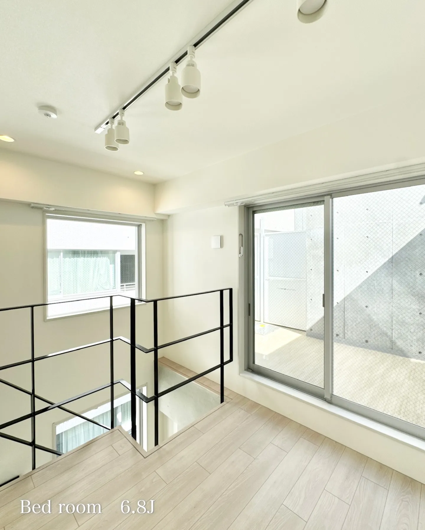 東京メトロ日比谷線人形町より徒歩3分の立地。