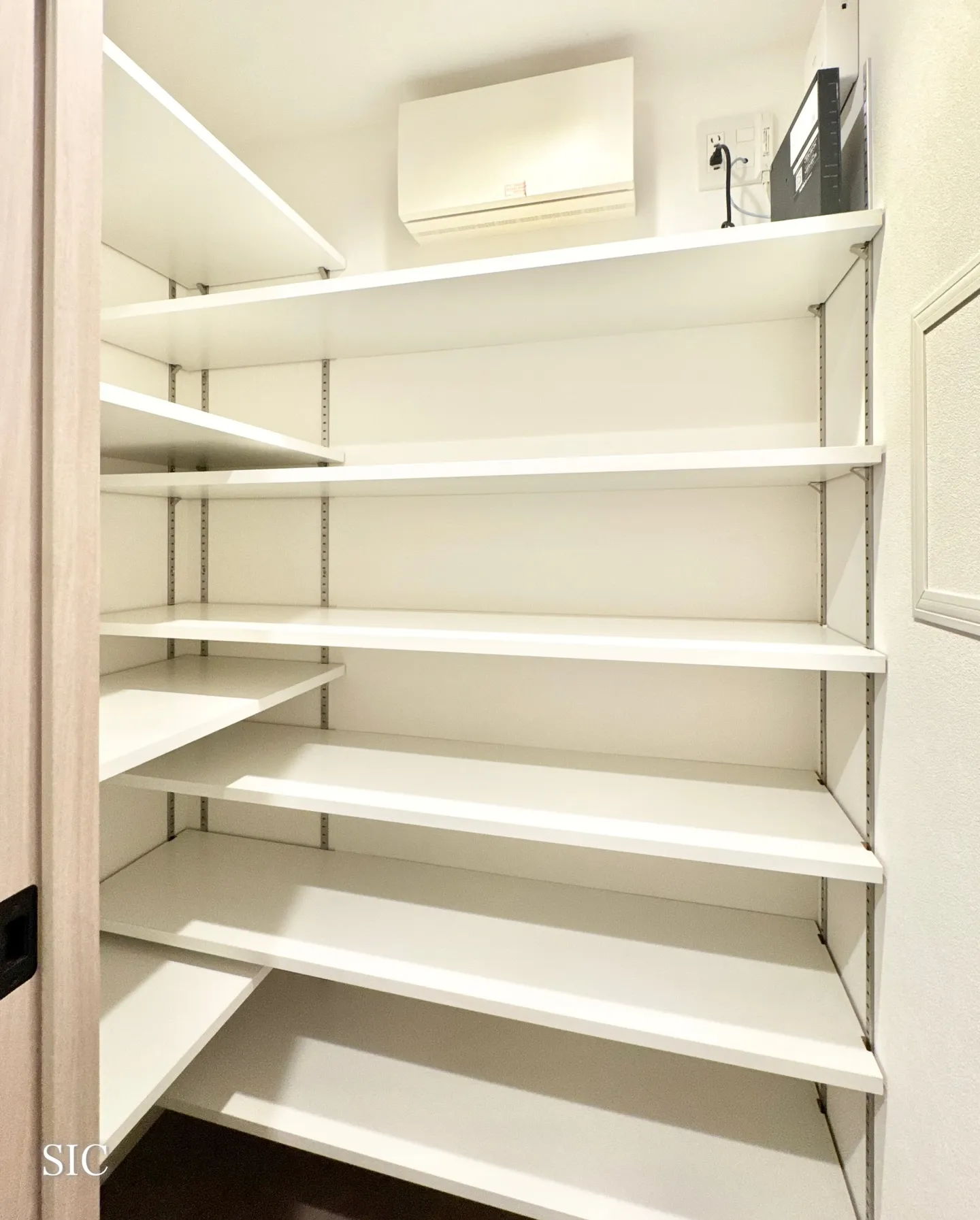 JR総武・中央央緩⾏線「⻄荻窪」駅まで徒歩7分。