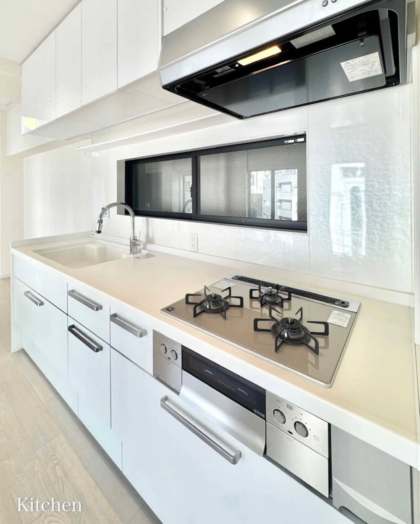 東日本橋エリアに建つ高級賃貸マンション。