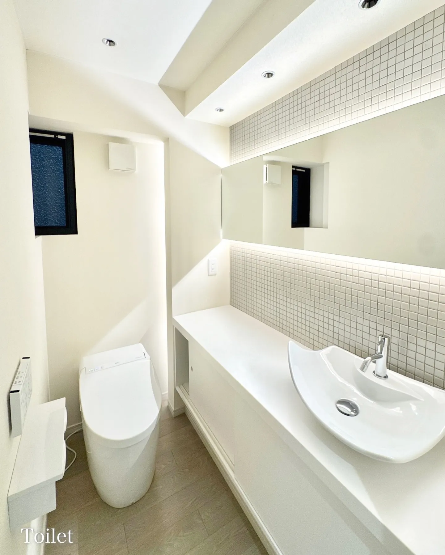 東日本橋エリアに建つ高級賃貸マンション。