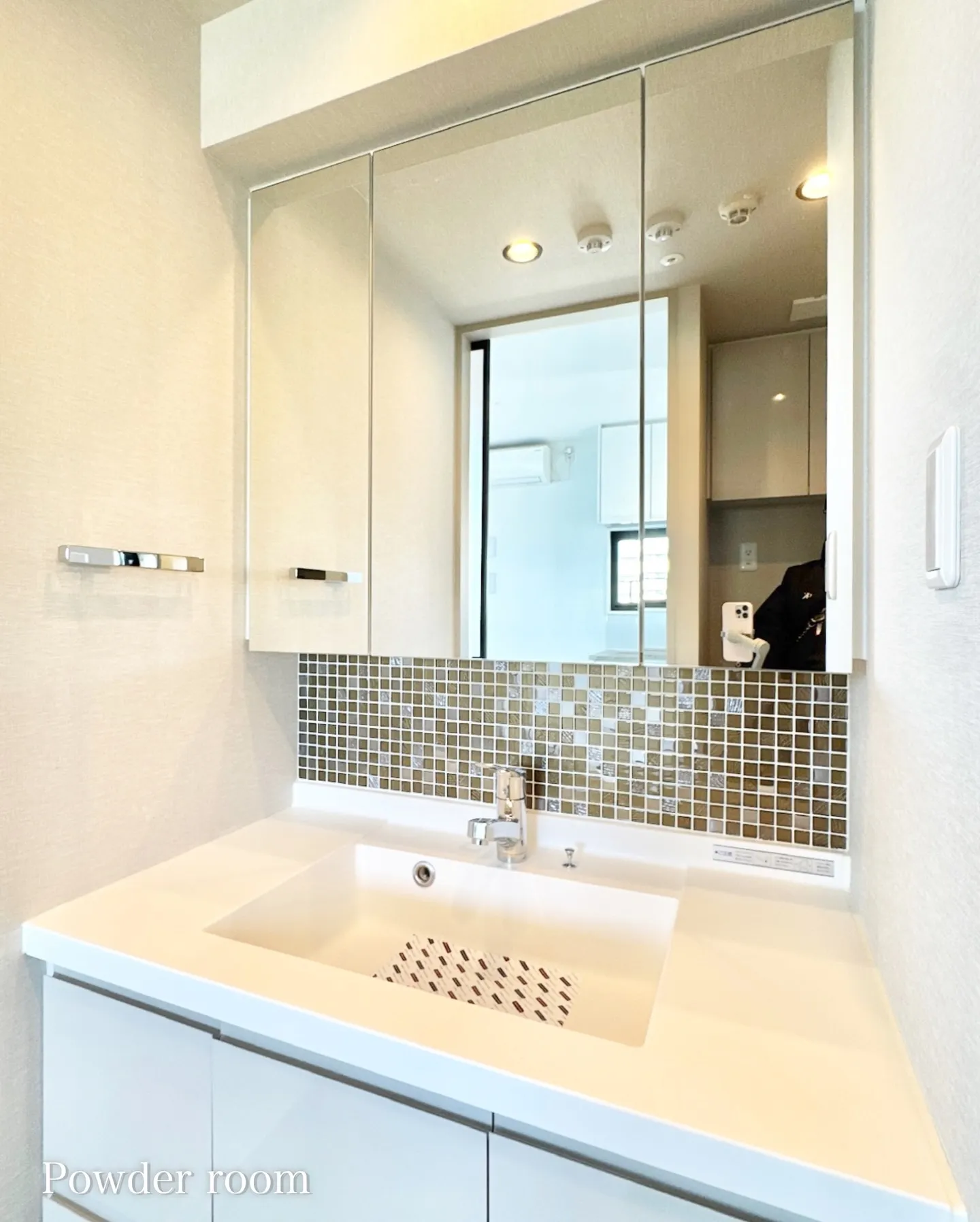 JR中央・総武線「浅草橋駅」徒歩4分に位置する「シーズンフラ...