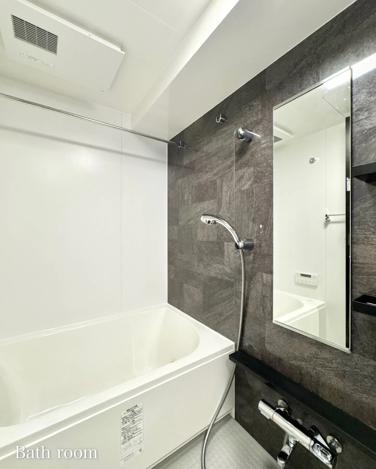 リモートワークの標準化やオフィスの分散化、ワーケーションの採...