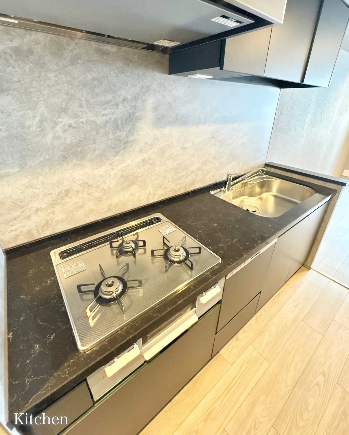 リモートワークの標準化やオフィスの分散化、ワーケーションの採...