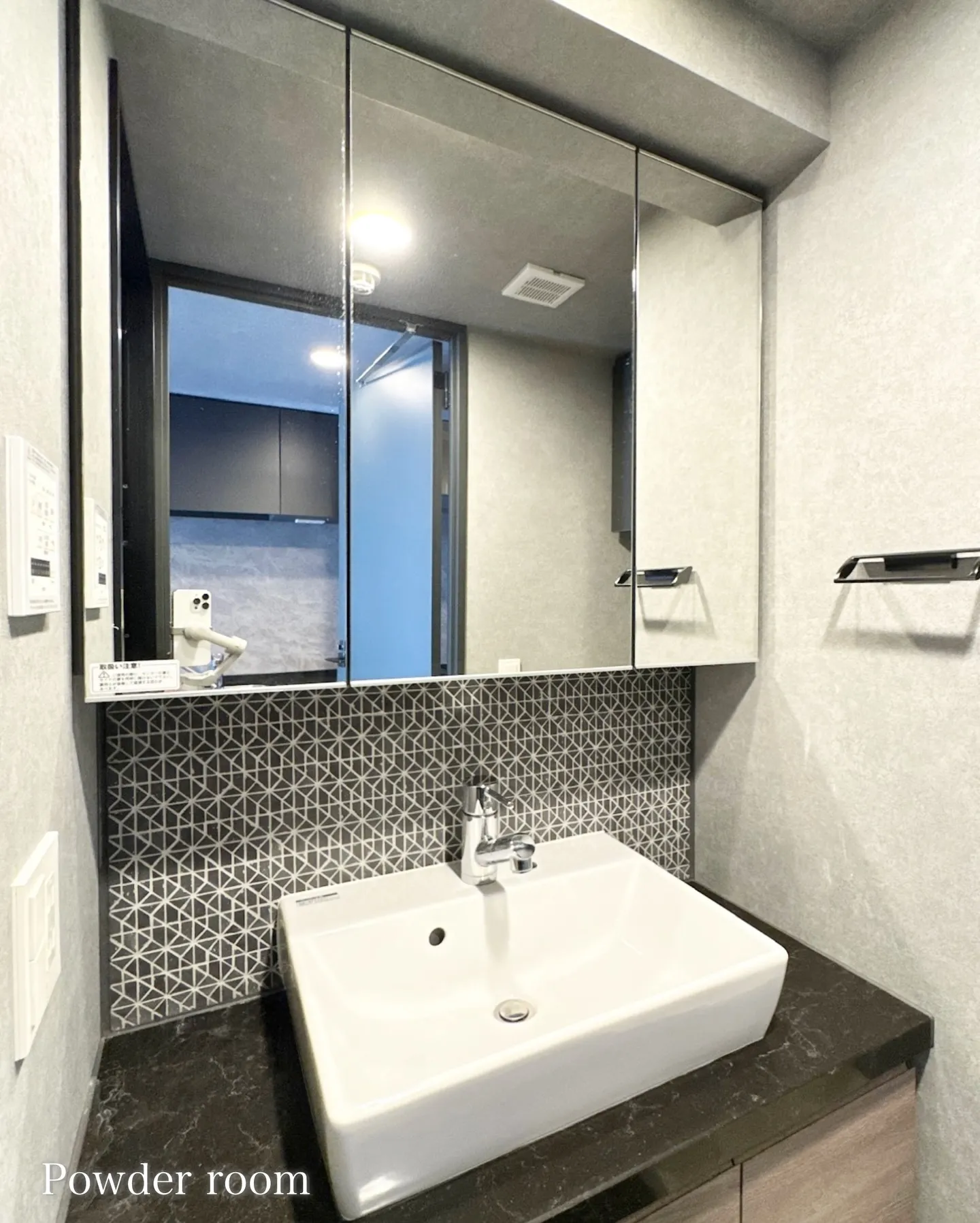 リモートワークの標準化やオフィスの分散化、ワーケーションの採...