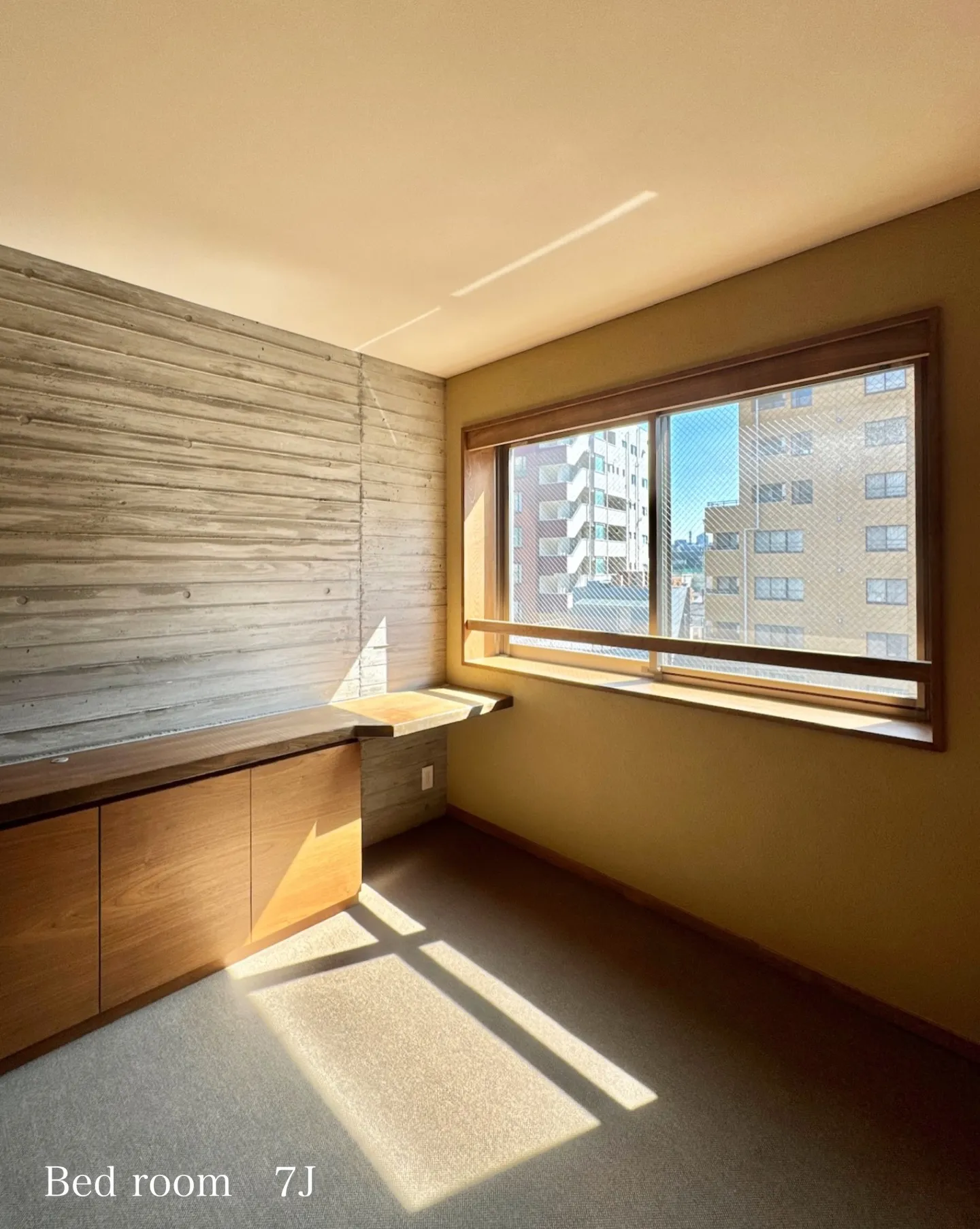 新宿区北山伏町に建つ、高級賃貸マンションです。