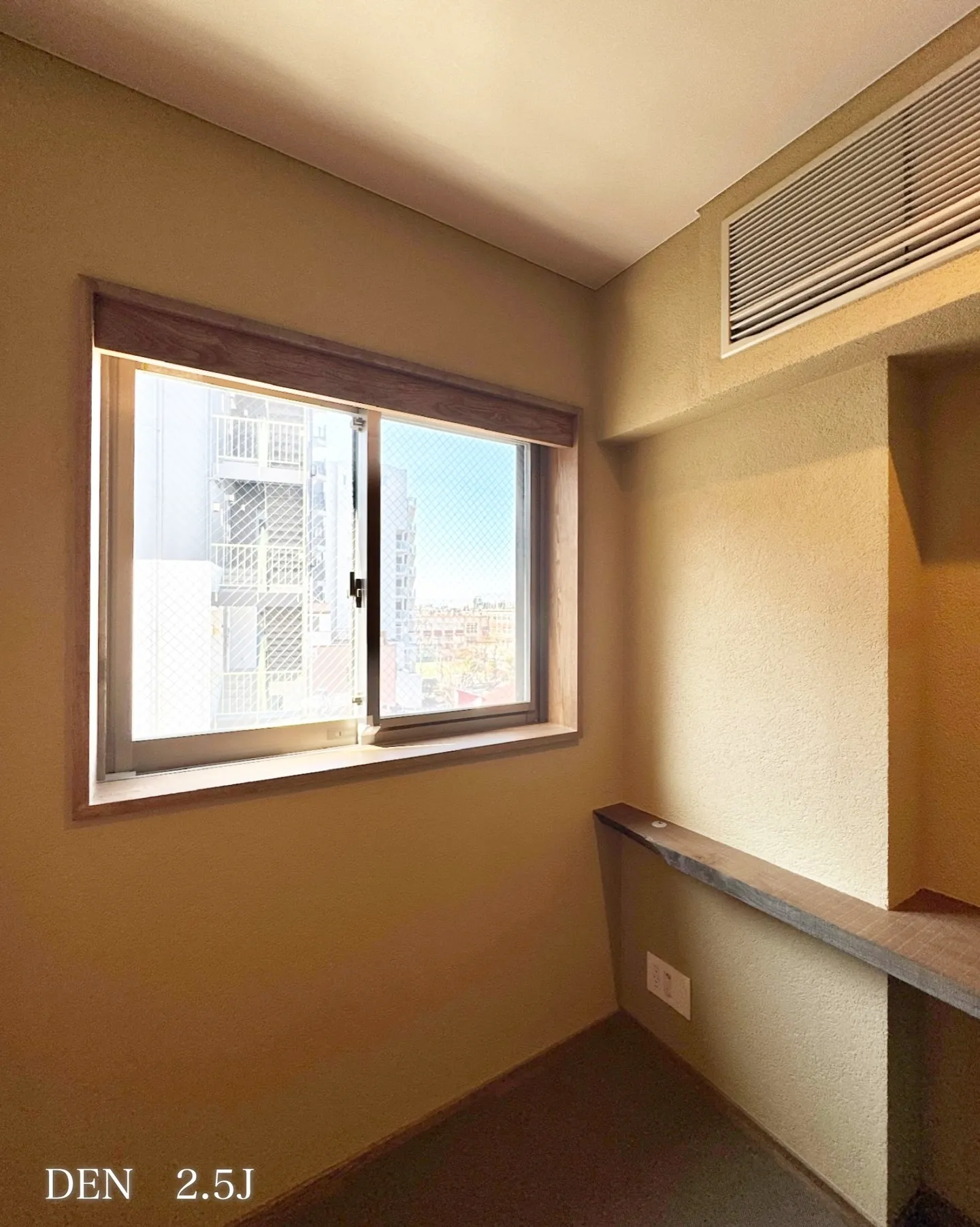 新宿区北山伏町に建つ、高級賃貸マンションです。