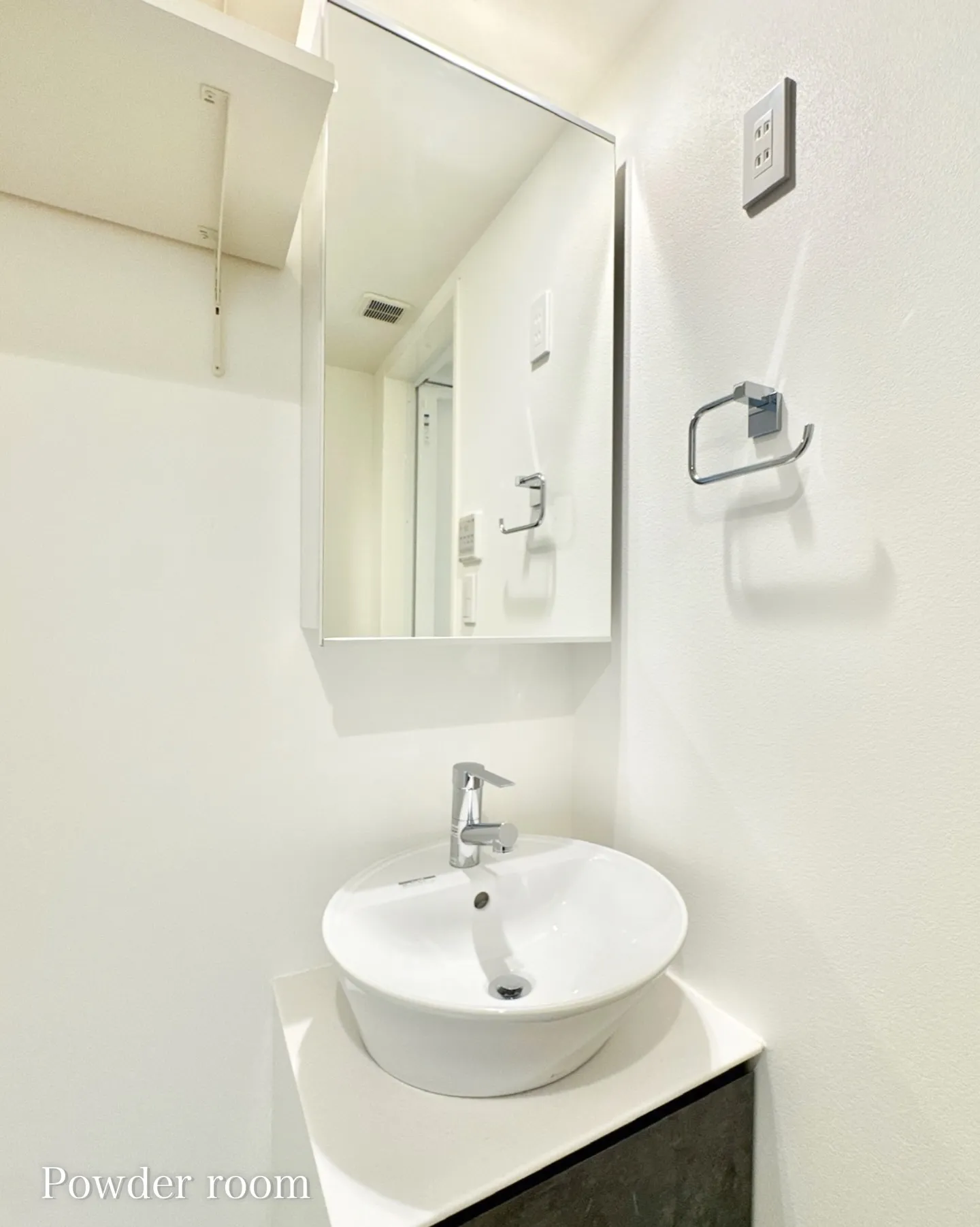 港区芝に建つ賃貸マンション。