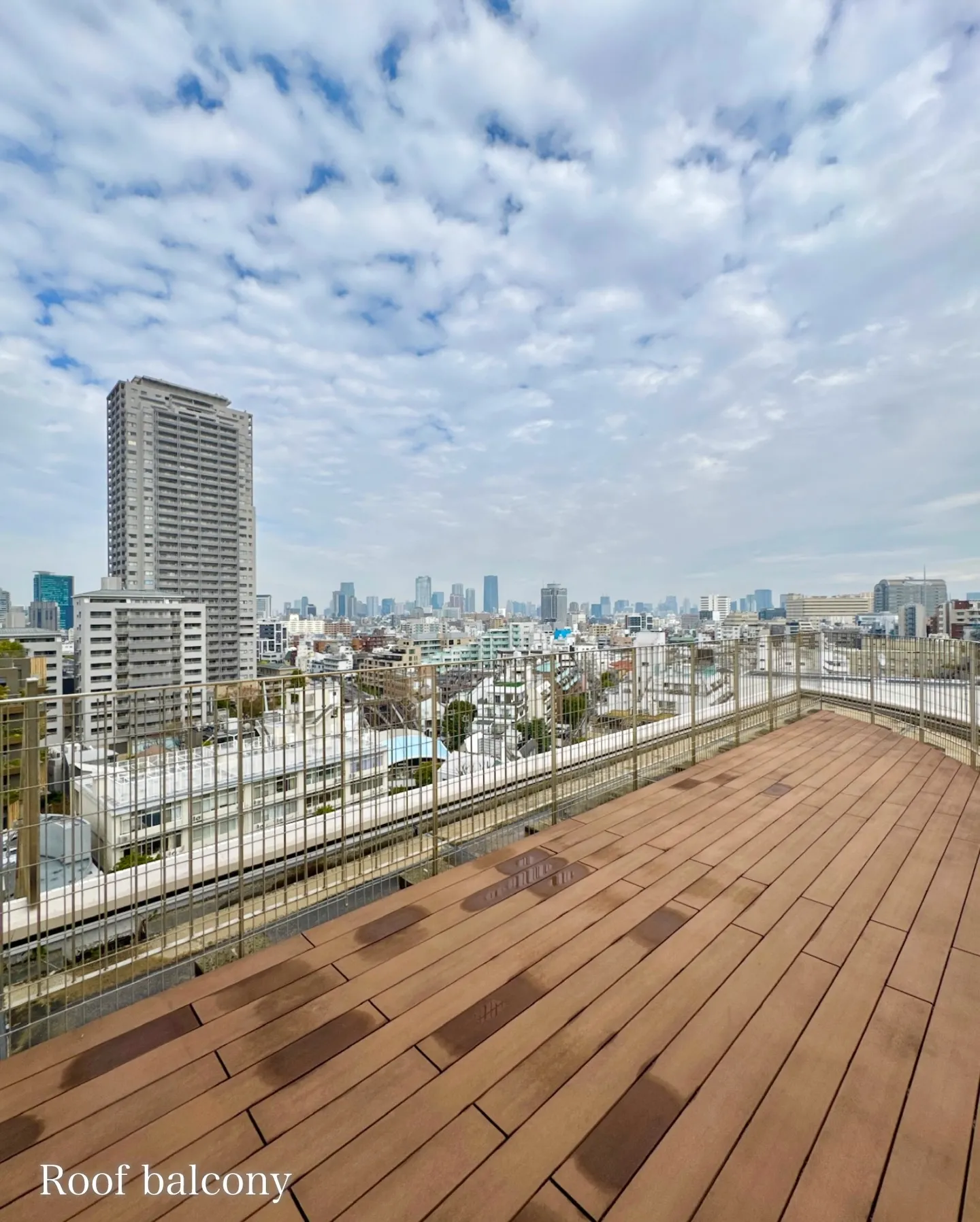 東急東横線「代官山駅」徒歩1分、JR山手線「恵比寿駅」徒歩7...