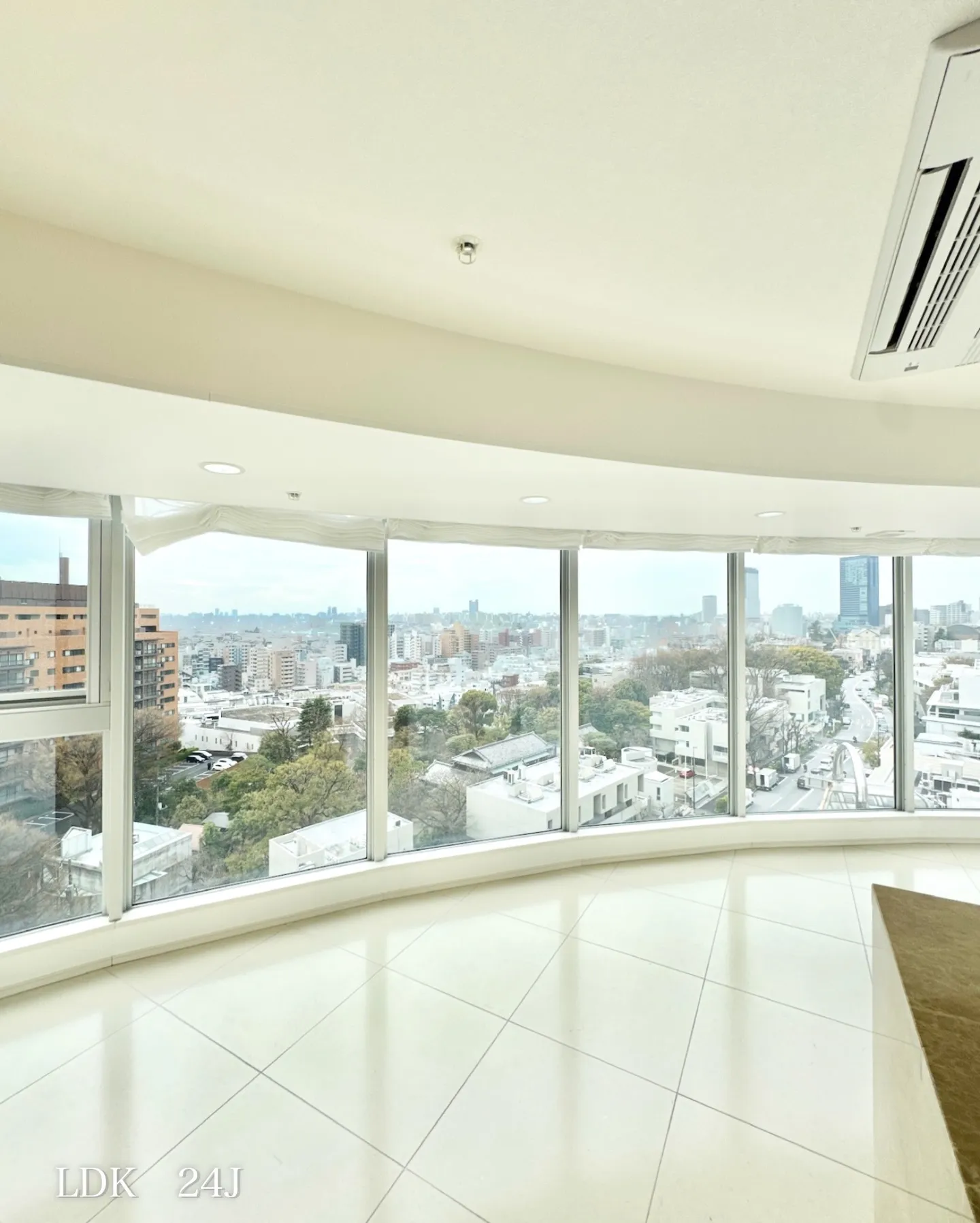 東急東横線「代官山駅」徒歩1分、JR山手線「恵比寿駅」徒歩7...