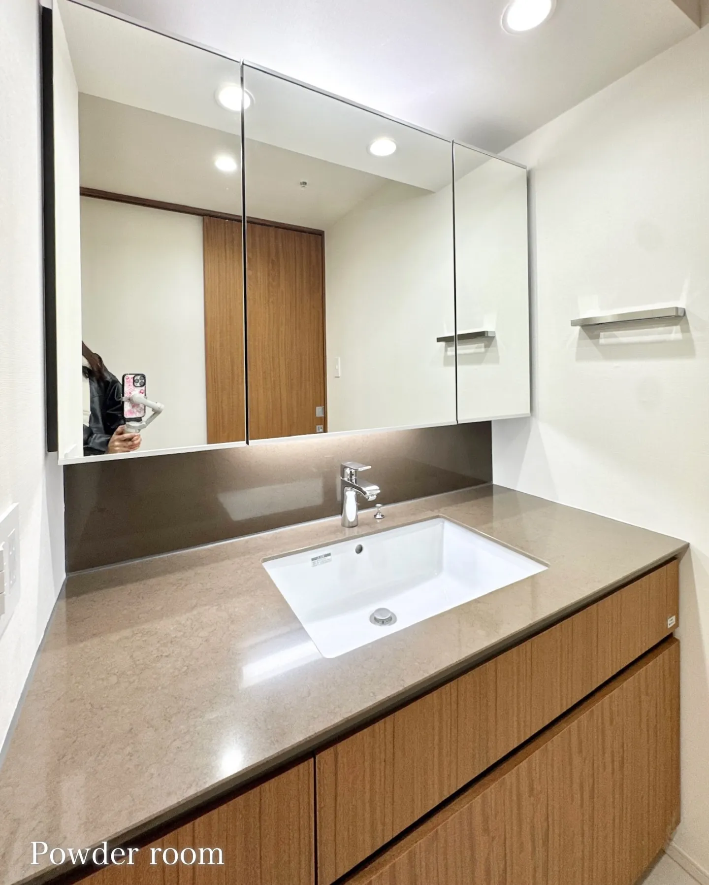 東急東横線「代官山駅」徒歩1分、JR山手線「恵比寿駅」徒歩7...