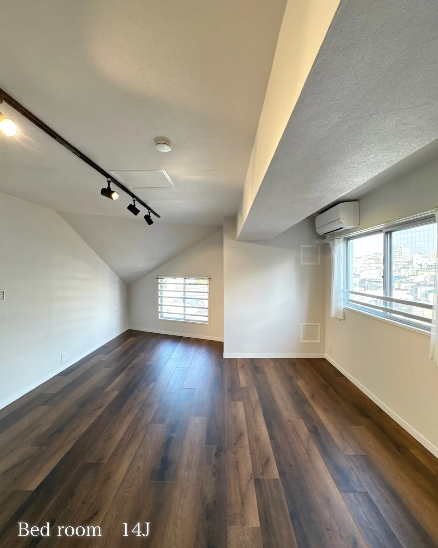 渋谷駅徒歩8分、明治通り沿いのヴィンテージマンションです。