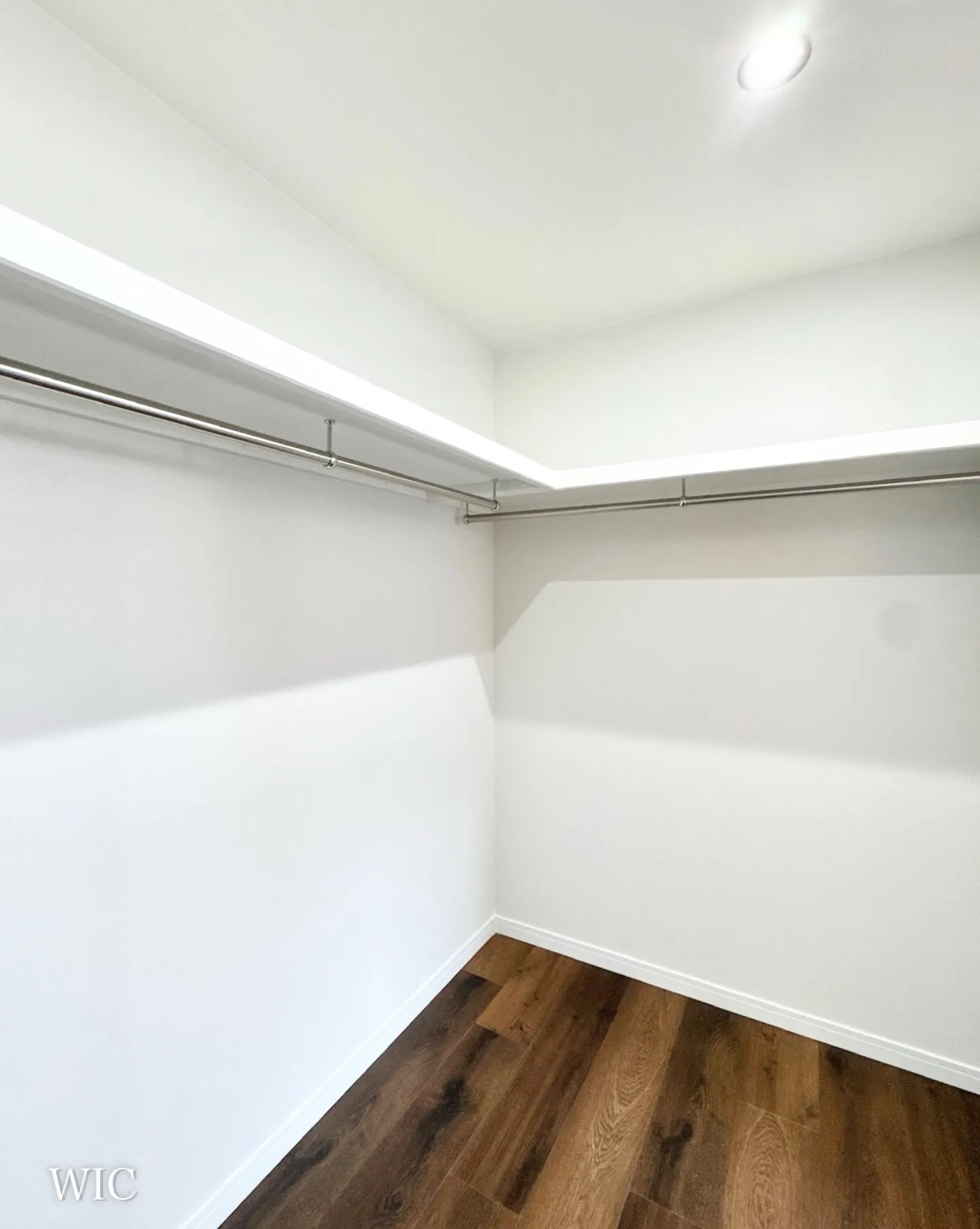 渋谷駅徒歩8分、明治通り沿いのヴィンテージマンションです。