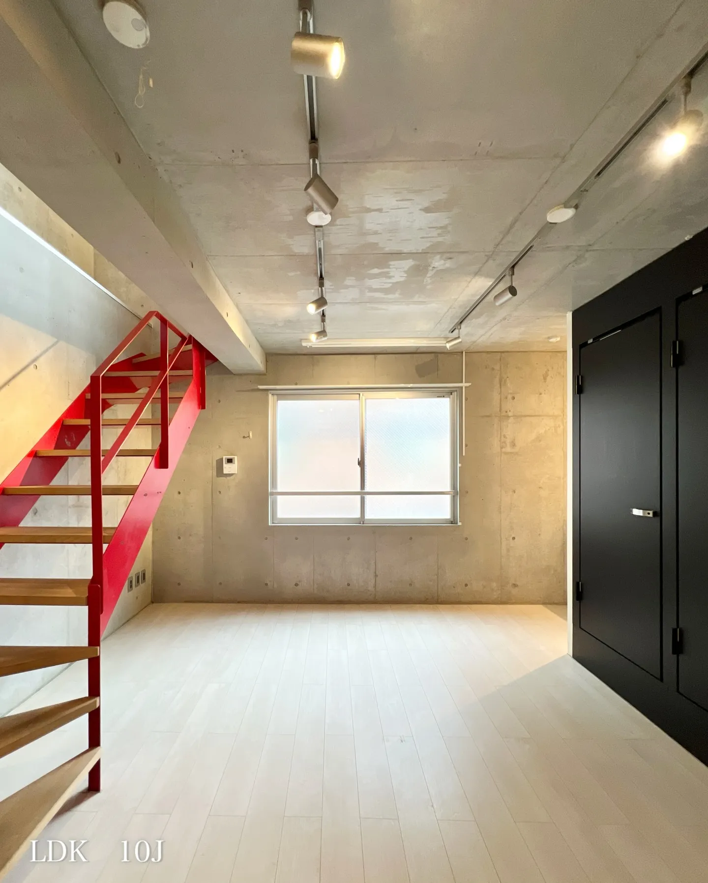 都営三田線利用で、巣鴨駅まで約15分・大手町駅まで約28分と...