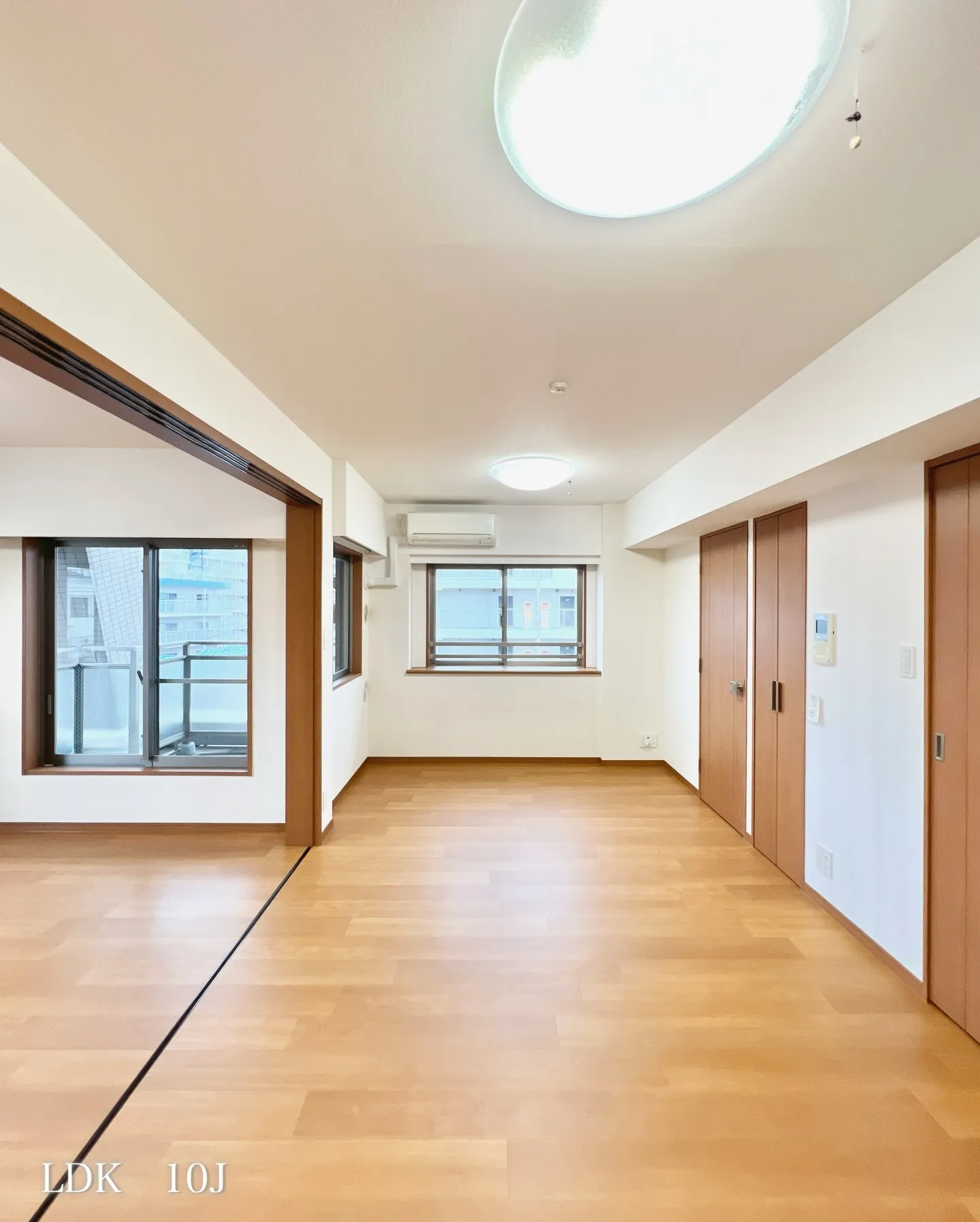 東京都板橋区坂下１丁目に位置し、都営三田線志村三丁目駅や蓮根...