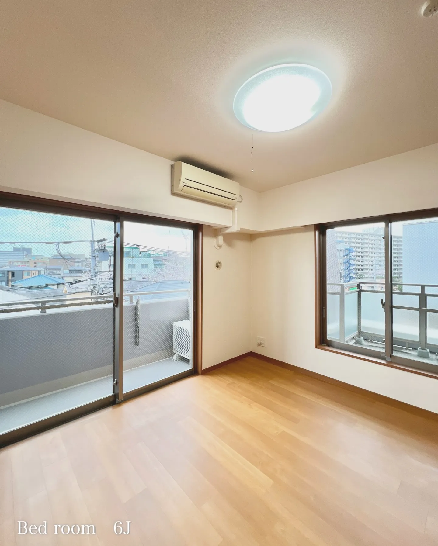 東京都板橋区坂下１丁目に位置し、都営三田線志村三丁目駅や蓮根...