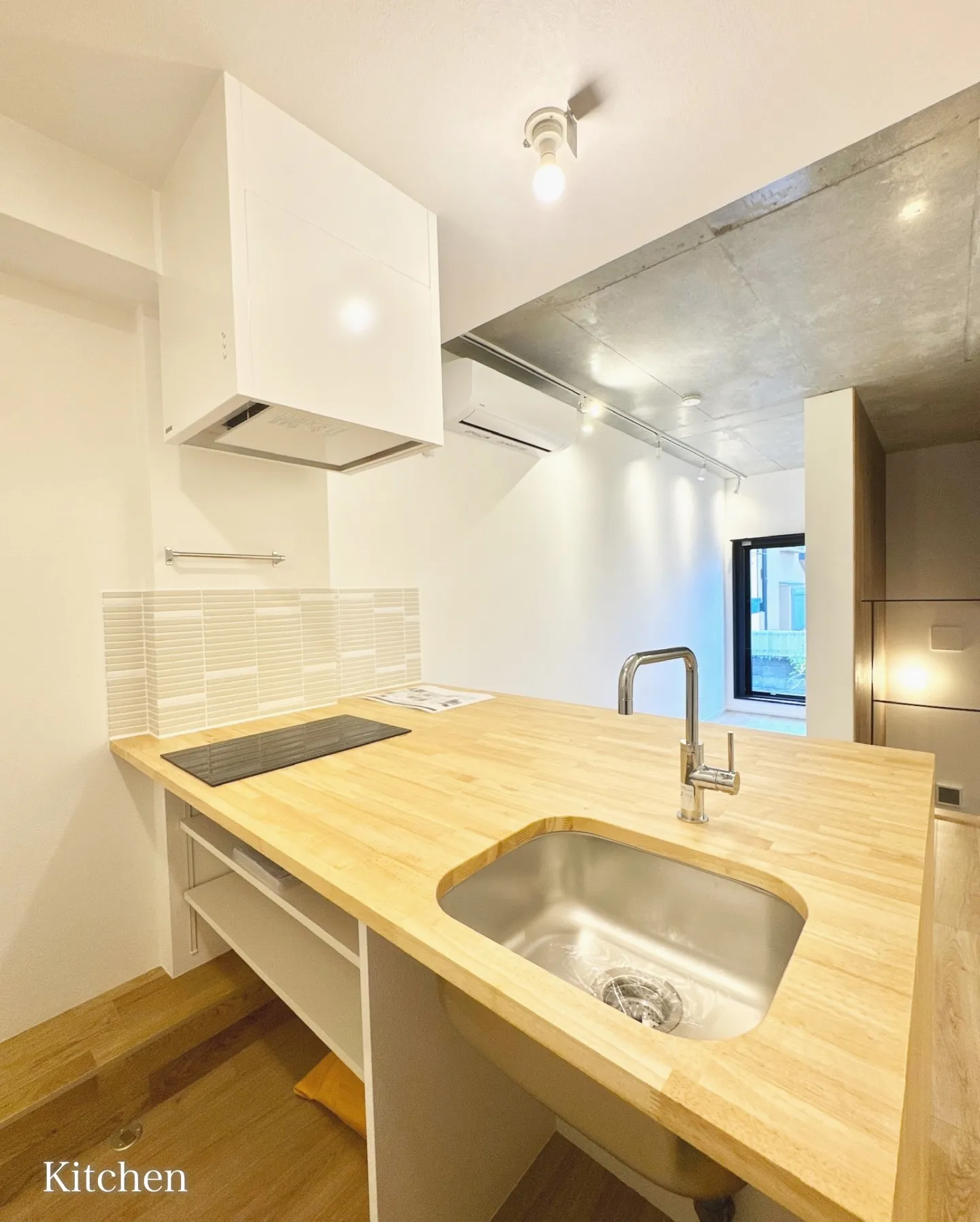 世田谷区上馬1丁目の静穏な住宅街に佇む物件です。