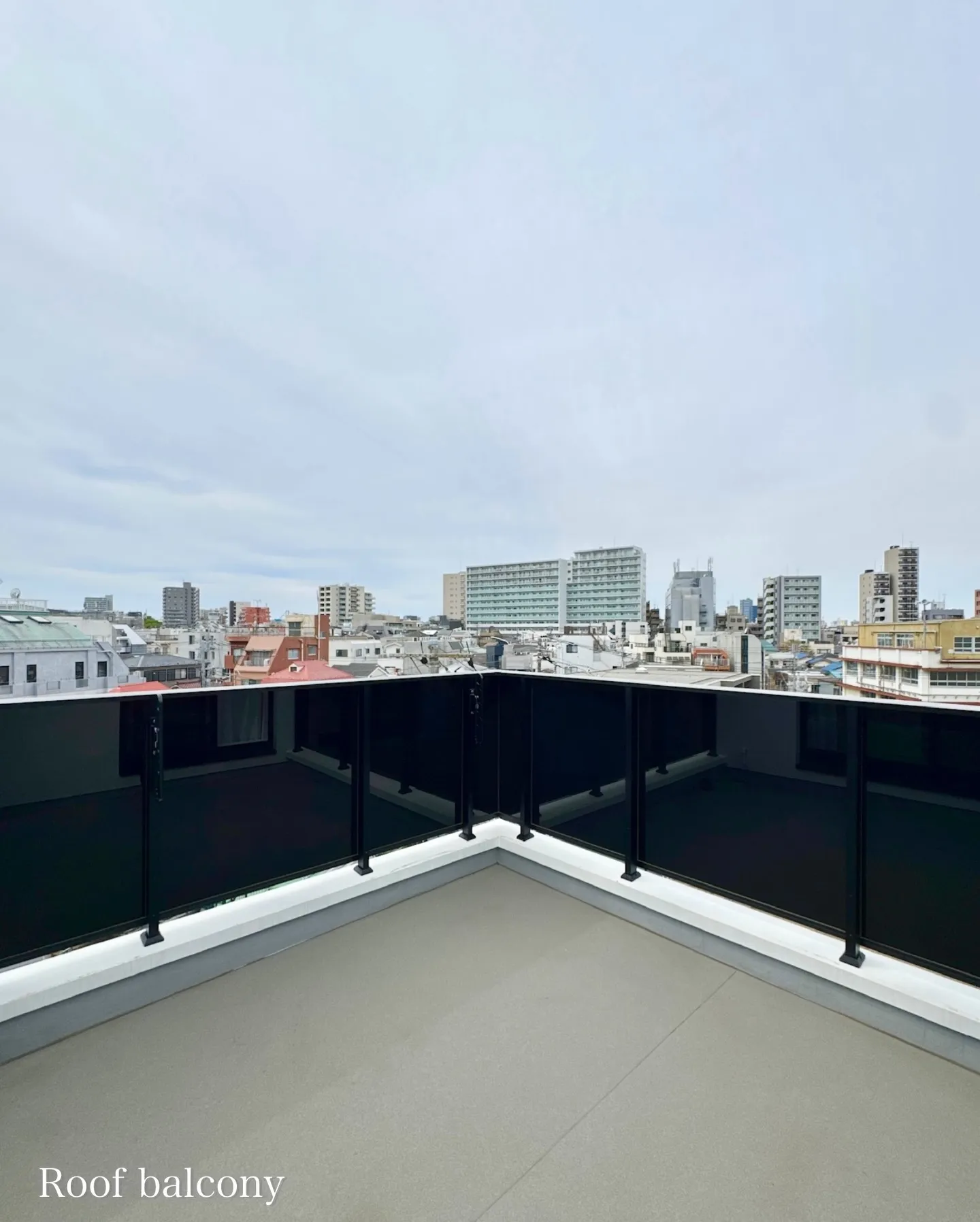 渋谷区本町エリアに位置する高級賃貸デザイナーズ低層マンション...