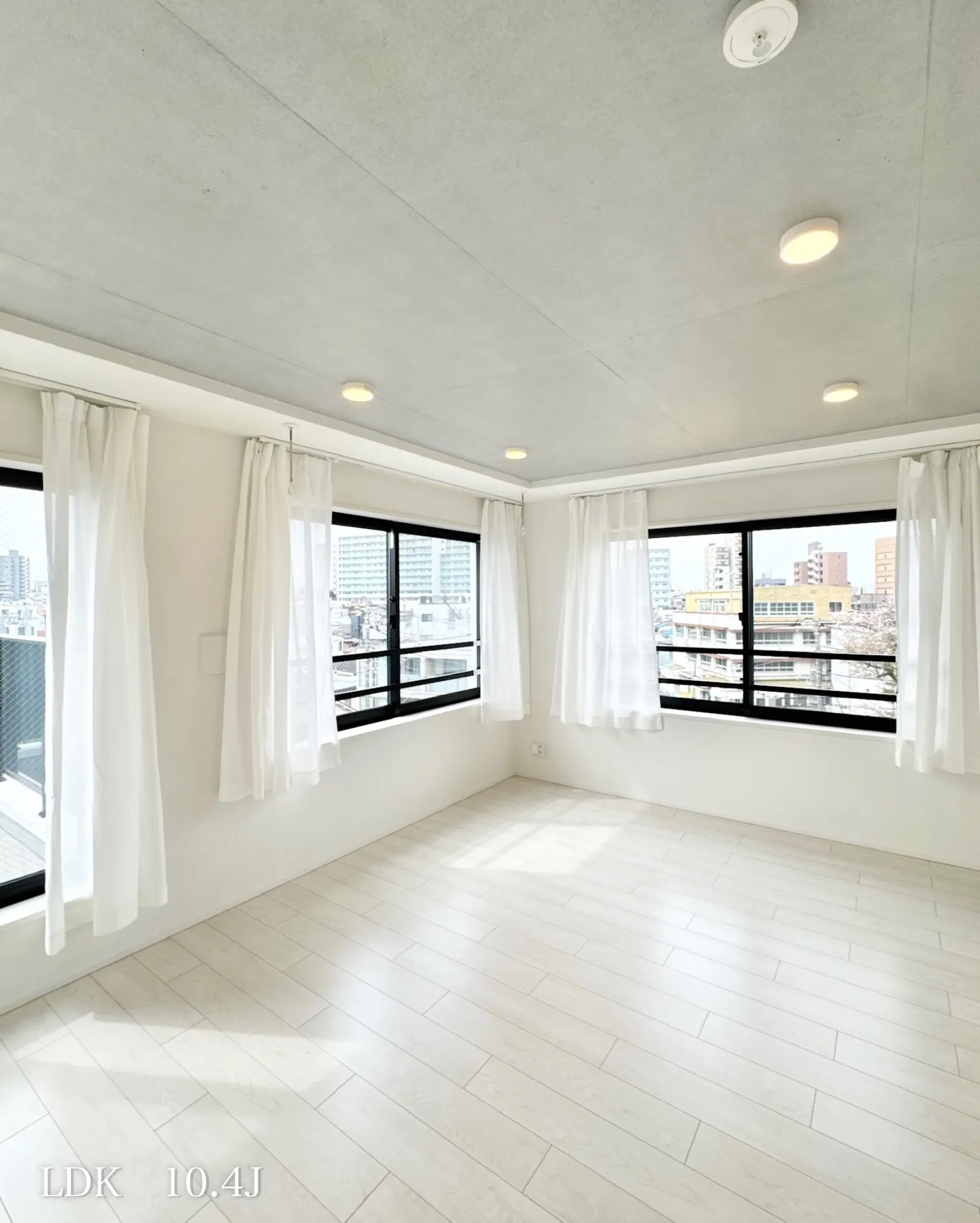 渋谷区本町エリアに位置する高級賃貸デザイナーズ低層マンション...