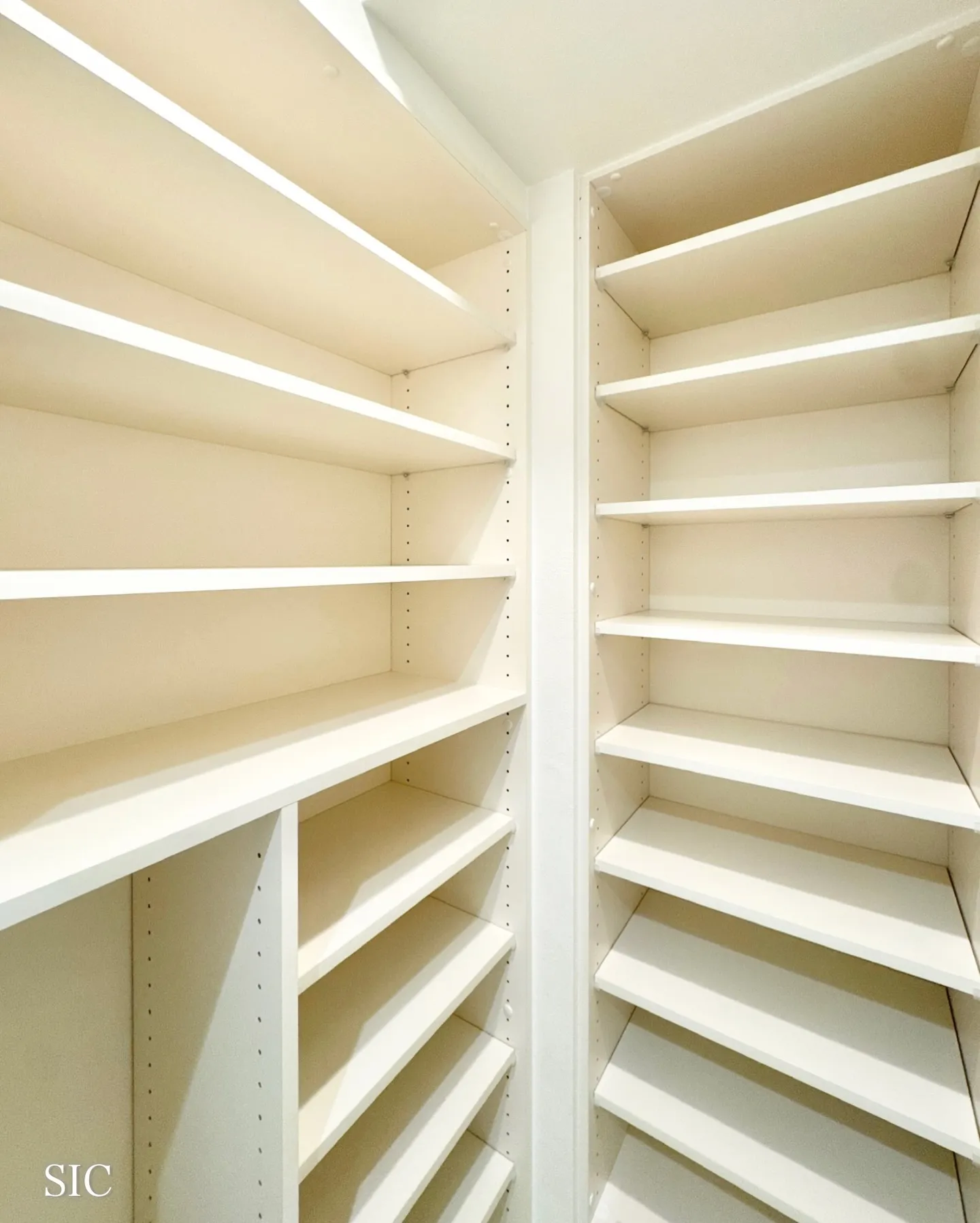 渋谷区本町エリアに位置する高級賃貸デザイナーズ低層マンション...