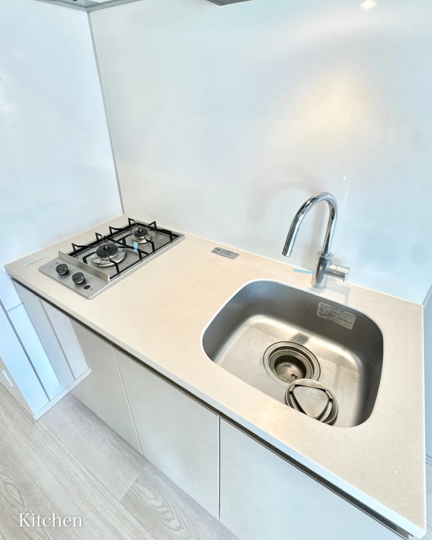 本物件から最寄り駅の「西新宿五丁目駅」までは徒歩5分。