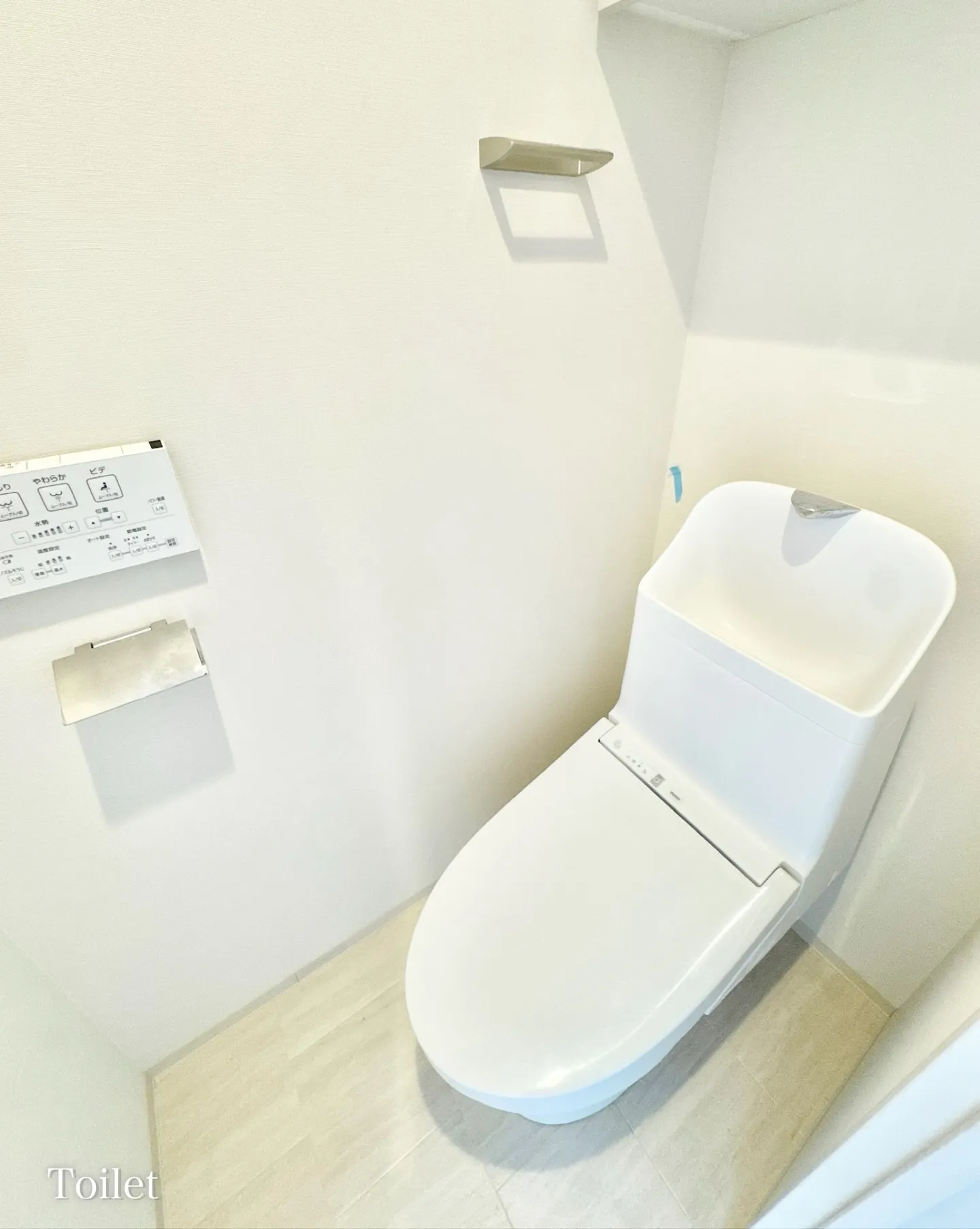 本物件から最寄り駅の「西新宿五丁目駅」までは徒歩5分。