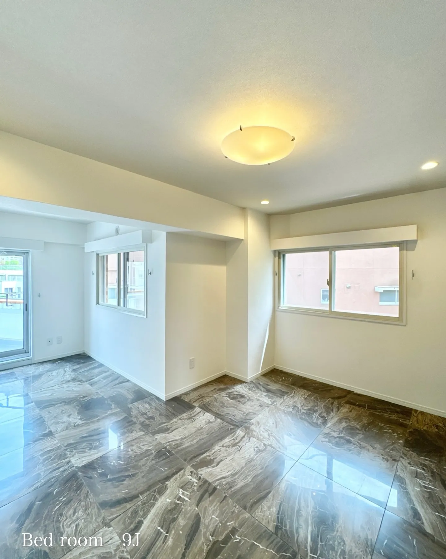 こちらの物件は、東京地下鉄千代田線「乃木坂」駅徒歩5分の好立...