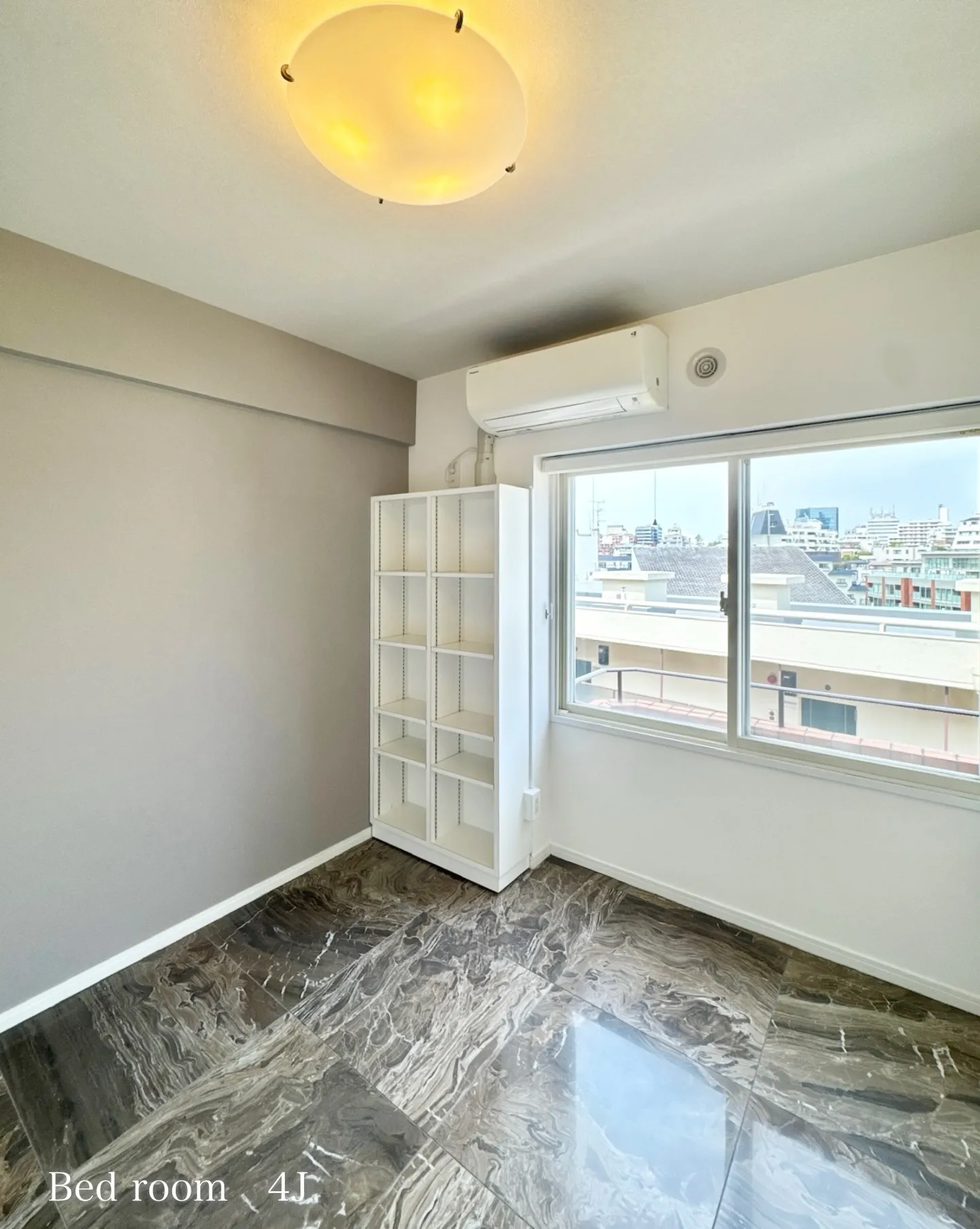 こちらの物件は、東京地下鉄千代田線「乃木坂」駅徒歩5分の好立...