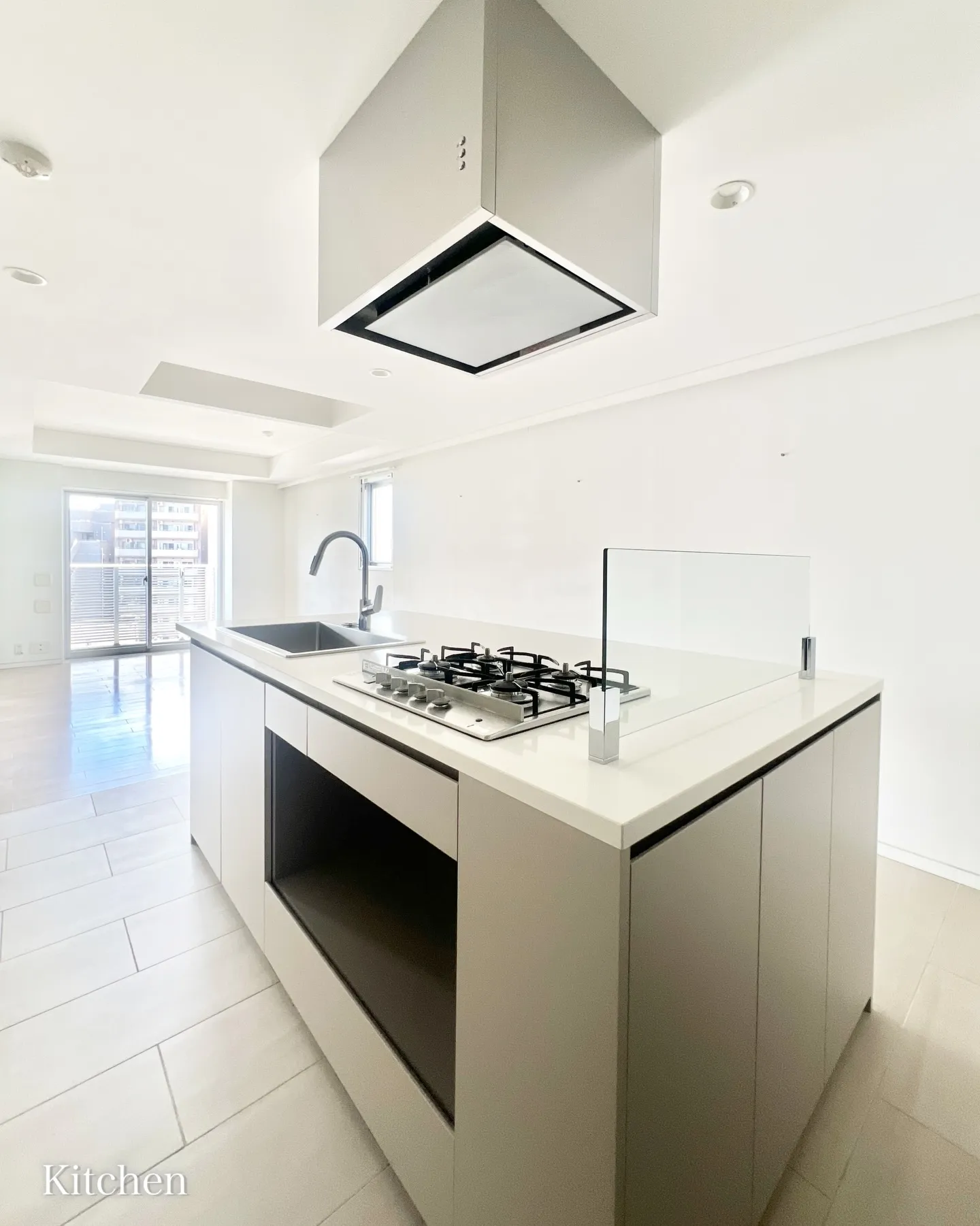 豊島区駒込1丁目に建つデザイナーズマンション。