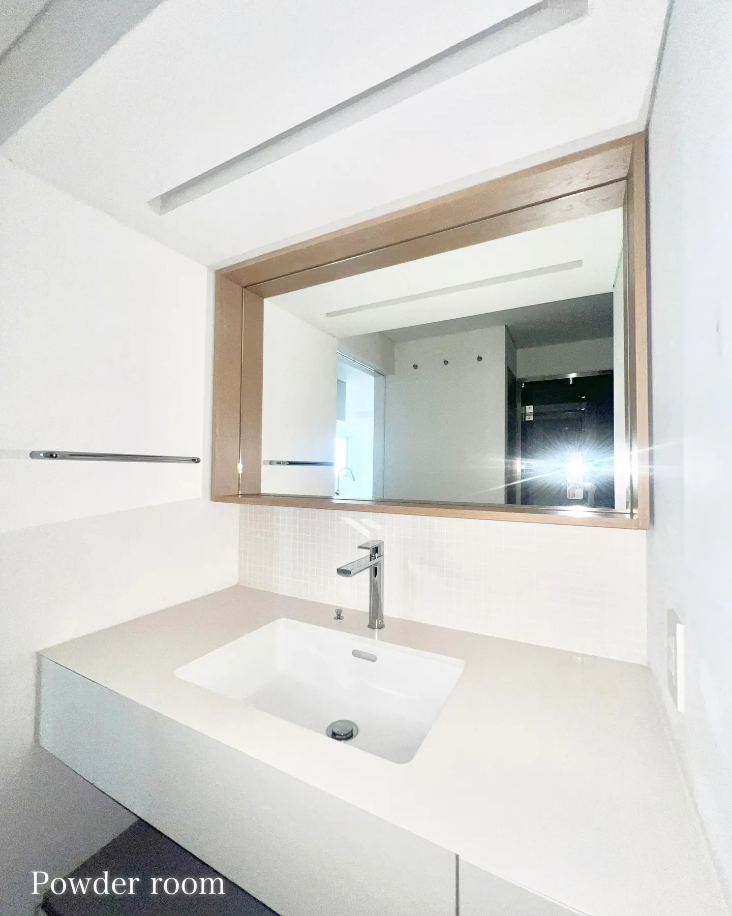 豊島区駒込1丁目に建つデザイナーズマンション。