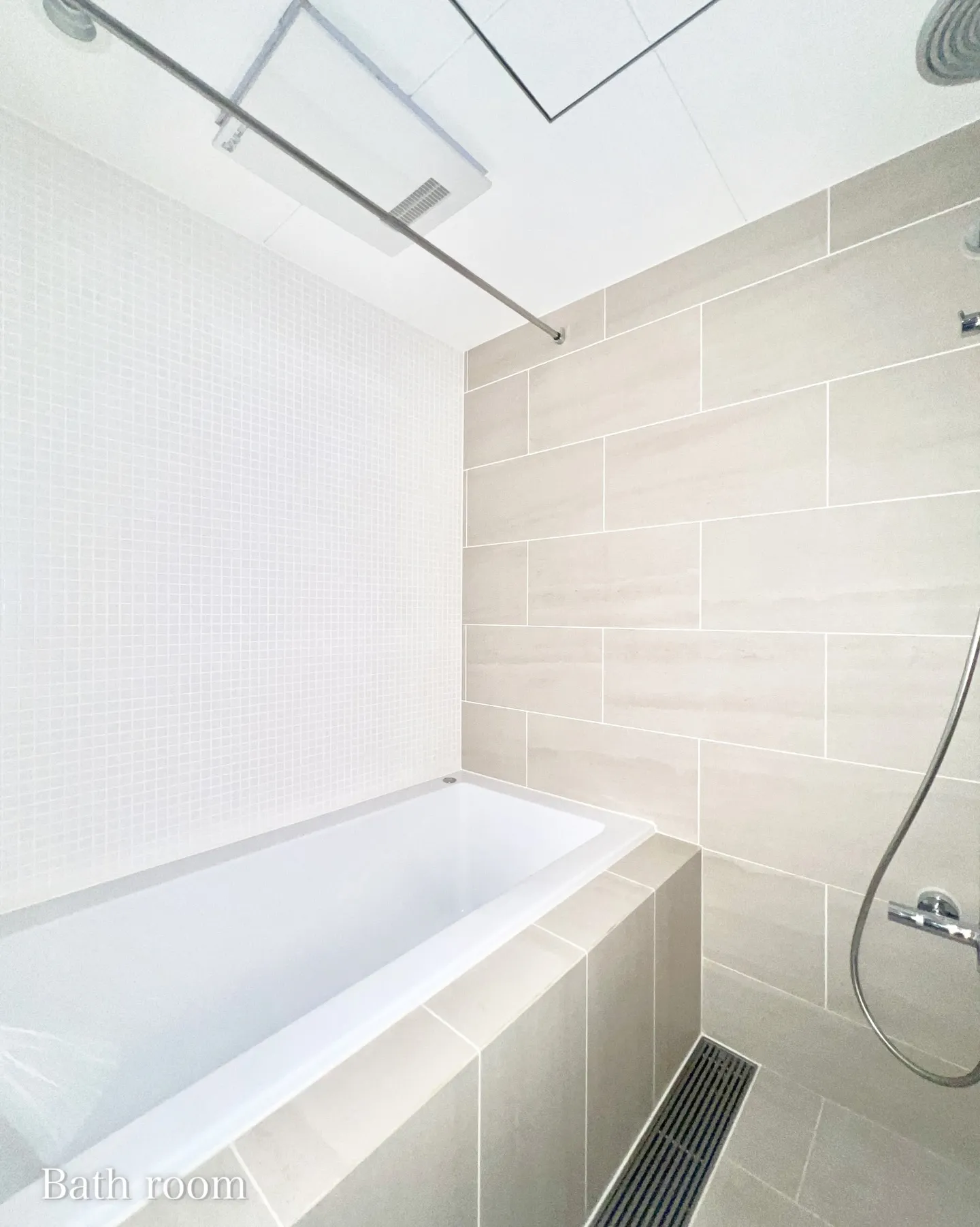 豊島区駒込1丁目に建つデザイナーズマンション。