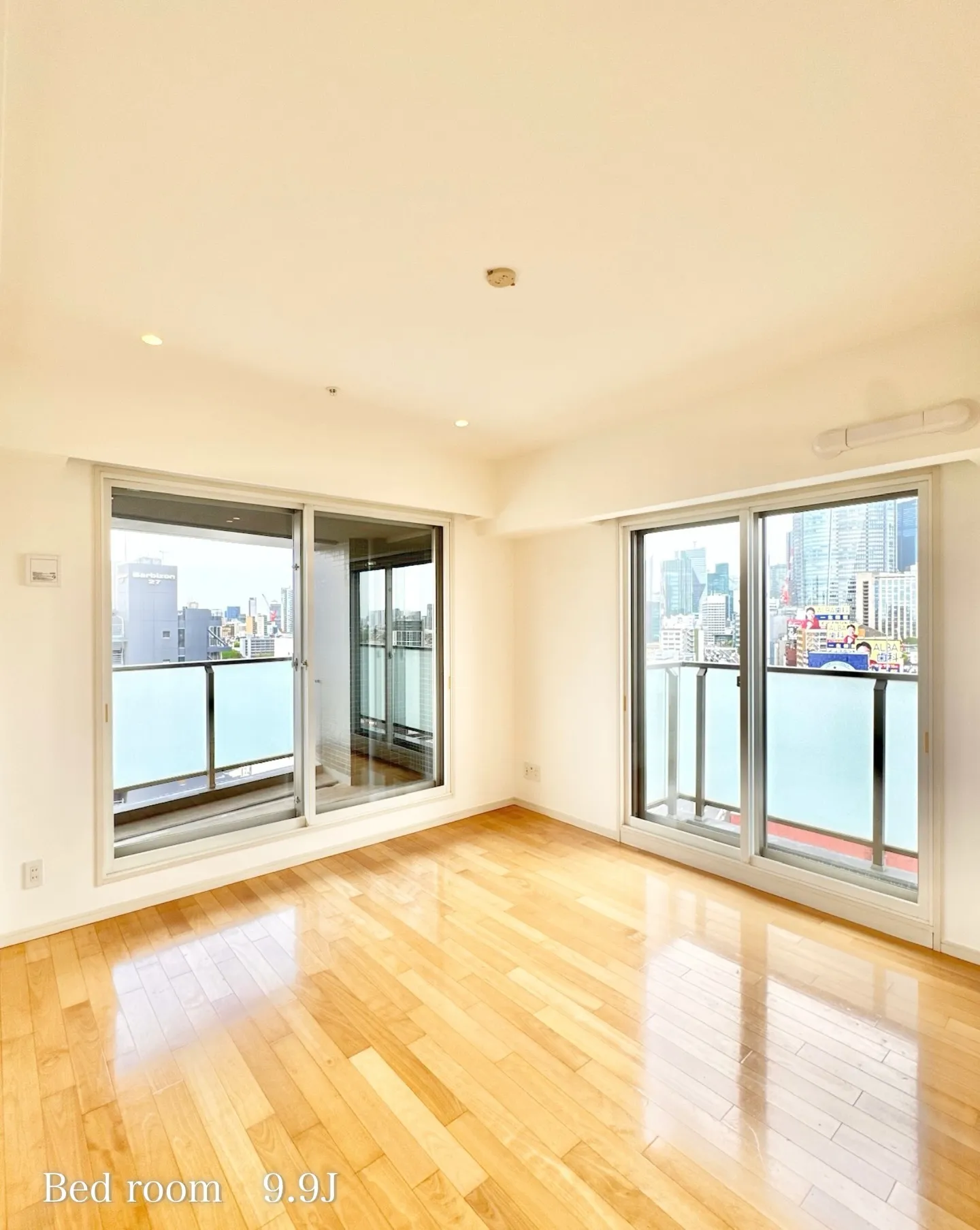 港区西麻布4丁目の六本木通り沿いに建つ高級賃貸マンションです...