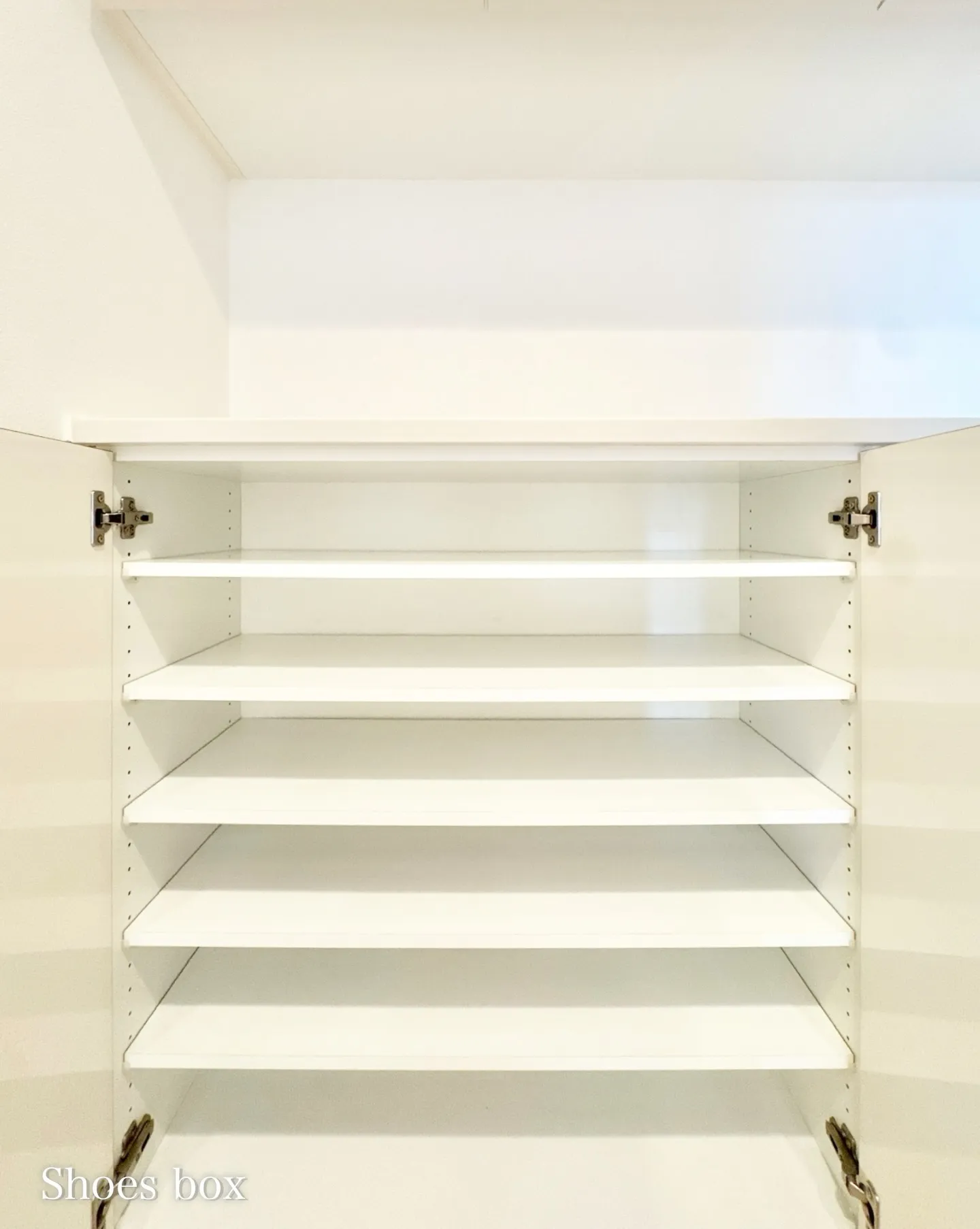 港区西麻布4丁目の六本木通り沿いに建つ高級賃貸マンションです...