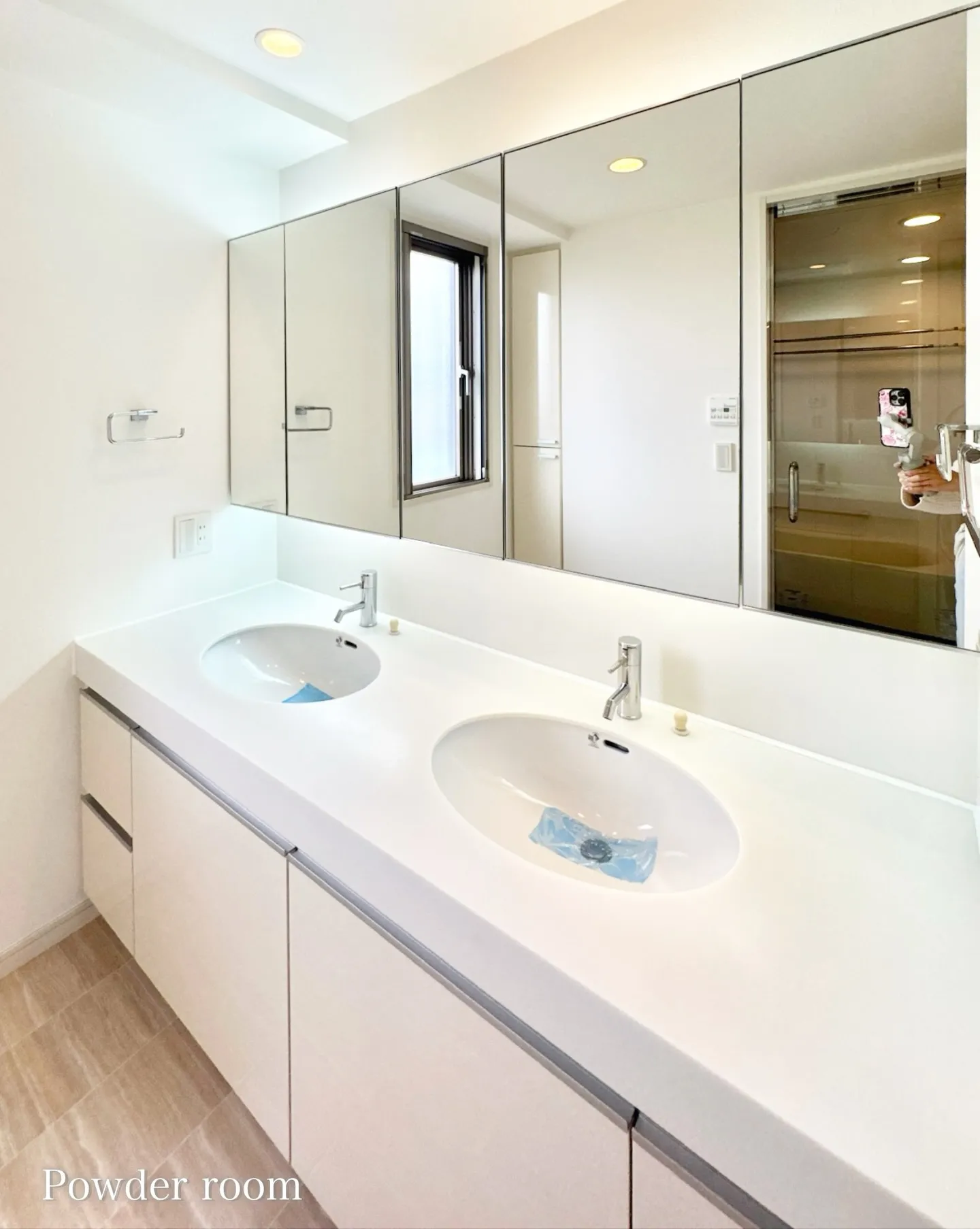 港区西麻布4丁目の六本木通り沿いに建つ高級賃貸マンションです...