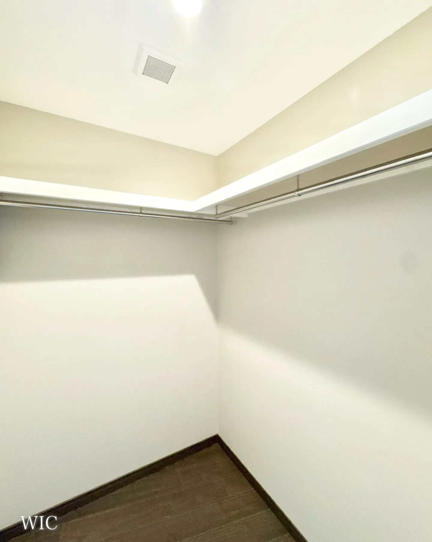 港区南麻布2丁目の大通りから裏手に入った閑静な住宅街にござい...