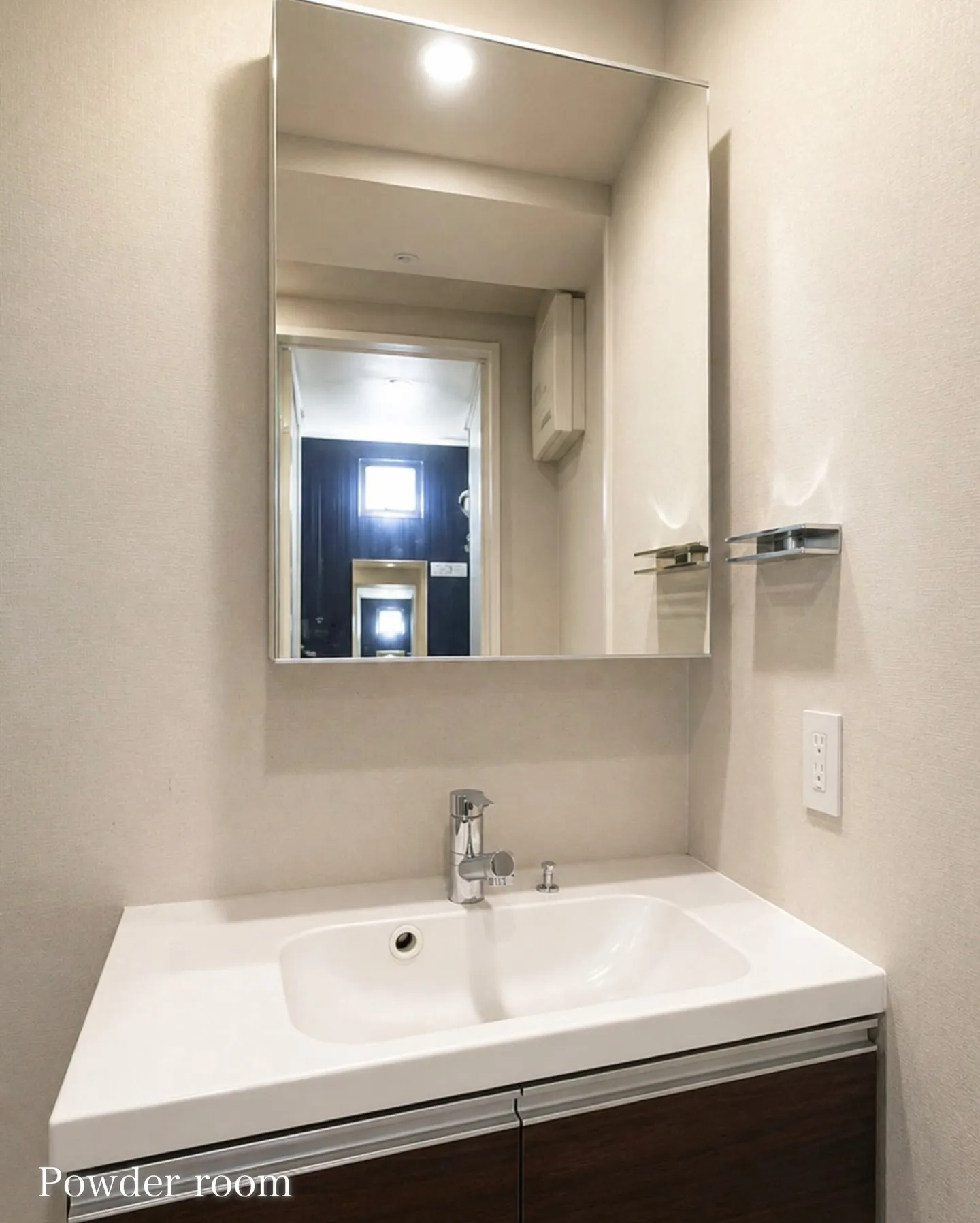 隅田川がたたえる豊かな水とその恵みを享受して育つ緑が囲う門前...