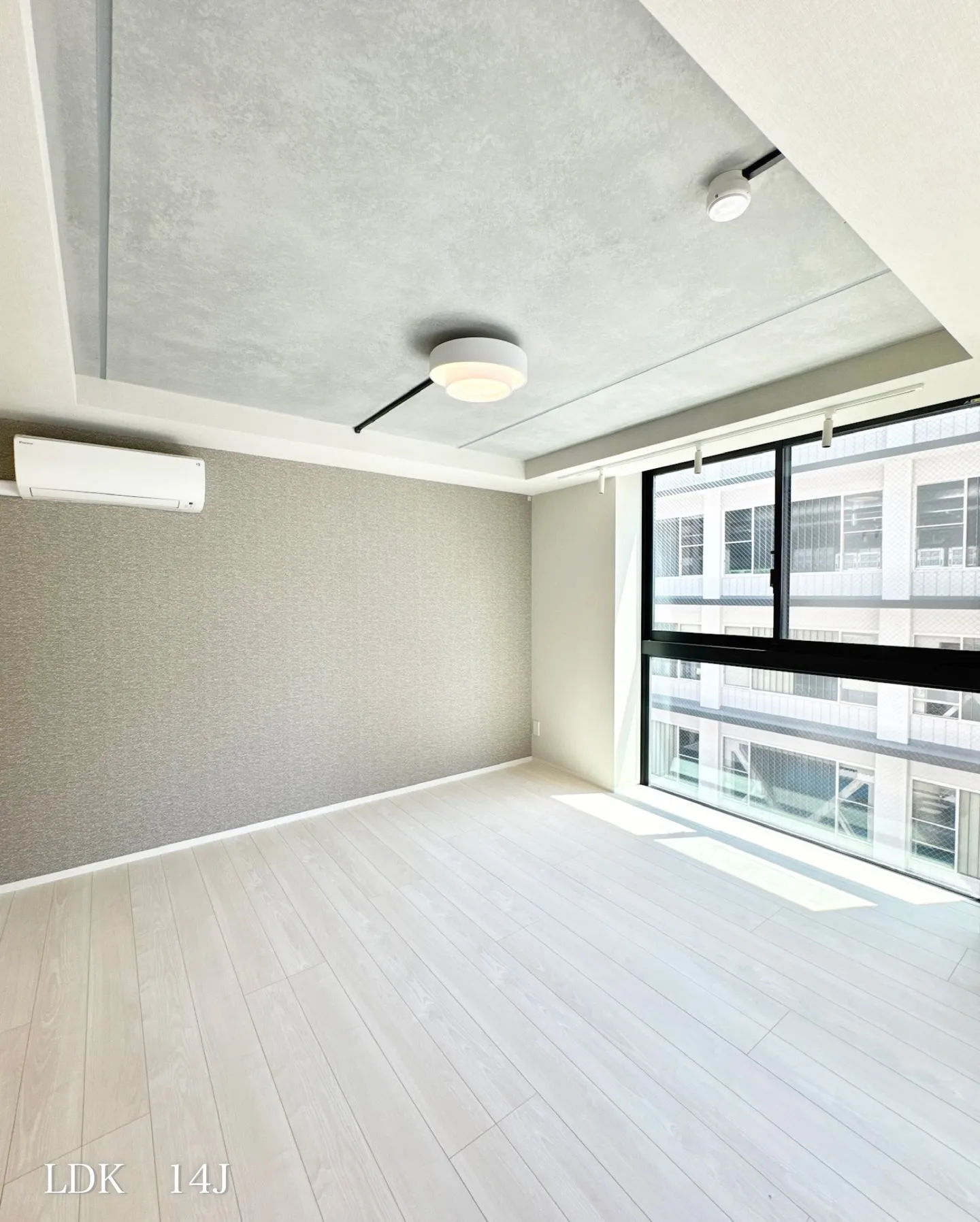 中央区銀座8丁目に位置する高級マンションです。
