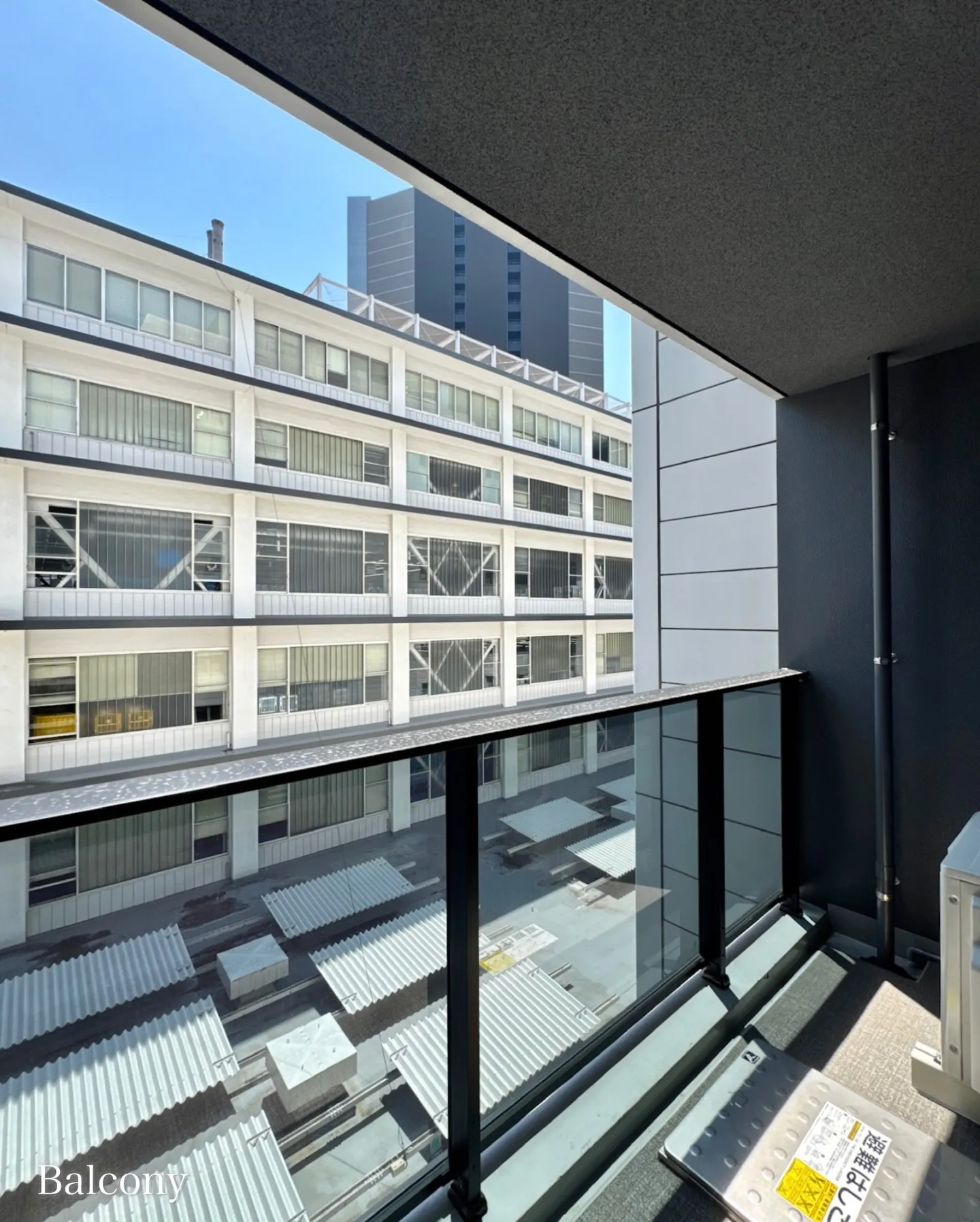 中央区銀座8丁目に位置する高級マンションです。